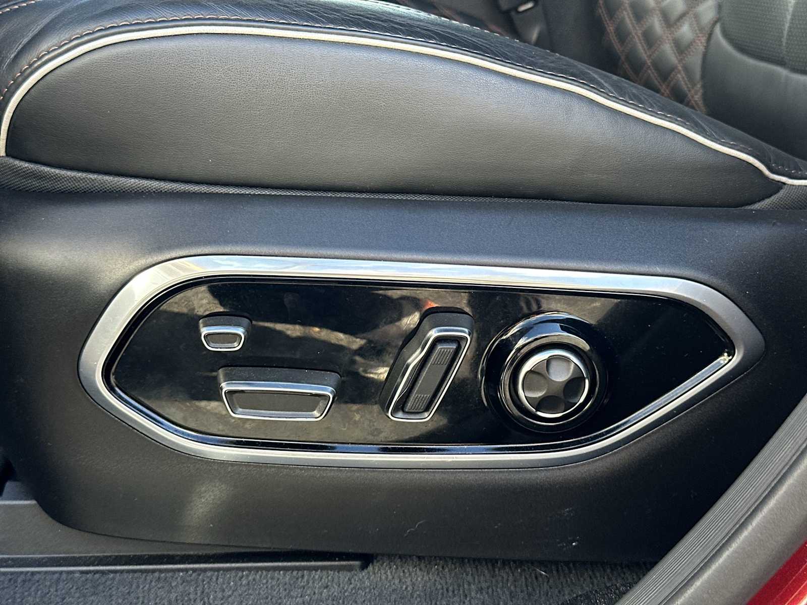 Thumbnail: 2023 Jeep Grand Cherokee - 14