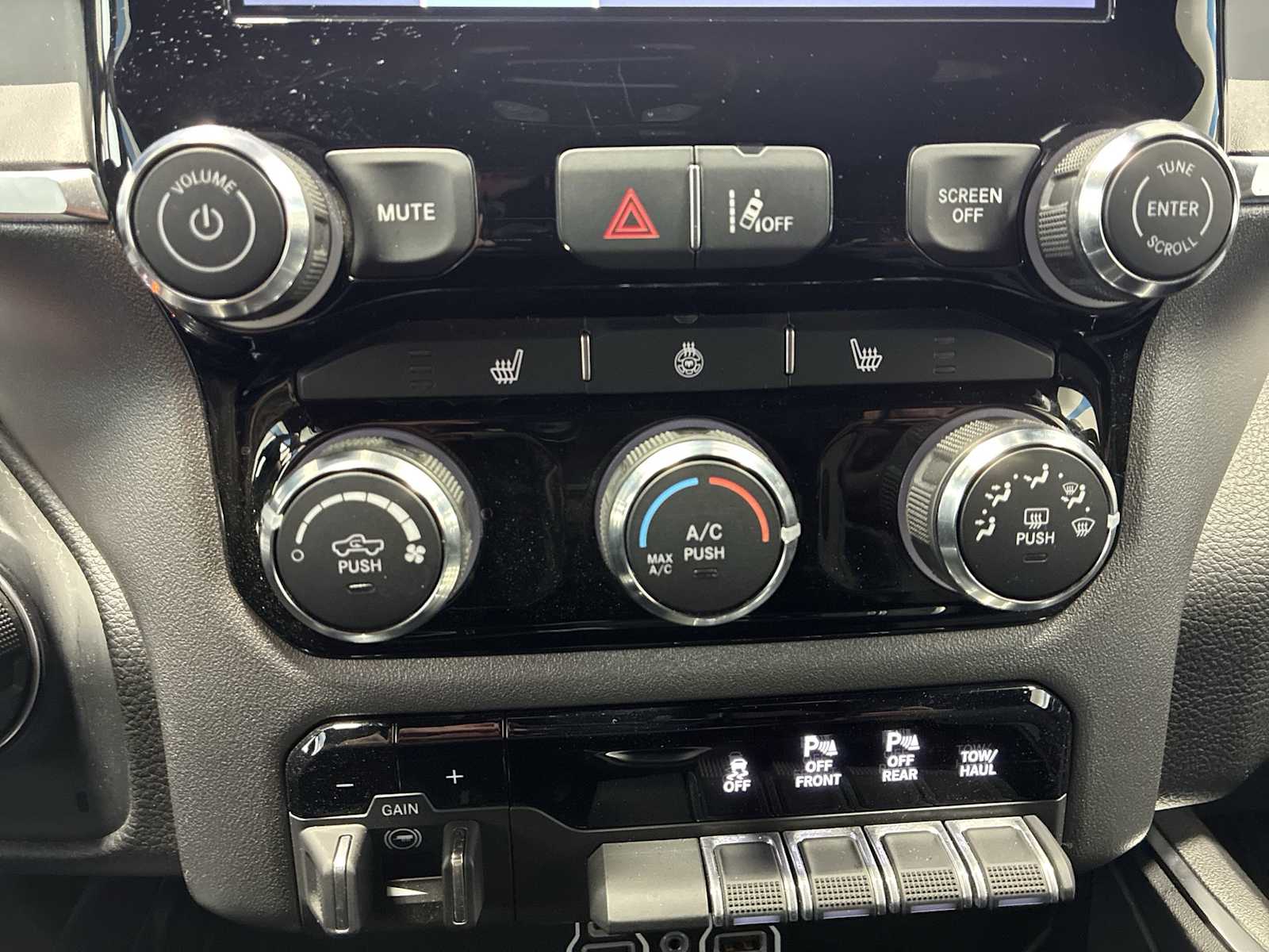 Thumbnail: 2025 RAM 1500 - 16