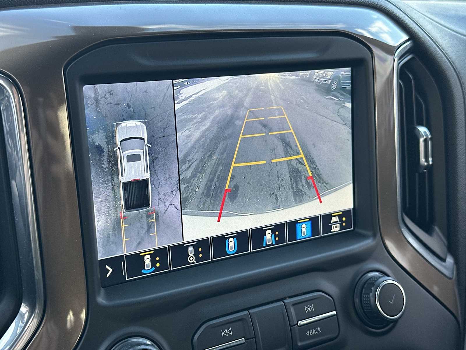 Thumbnail: 2021 Chevrolet Silverado 1500 - 23