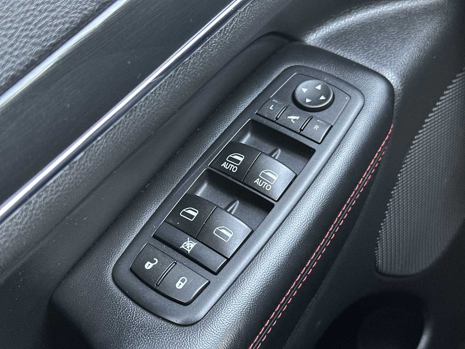 Thumbnail: 2017 Jeep Grand Cherokee - 15