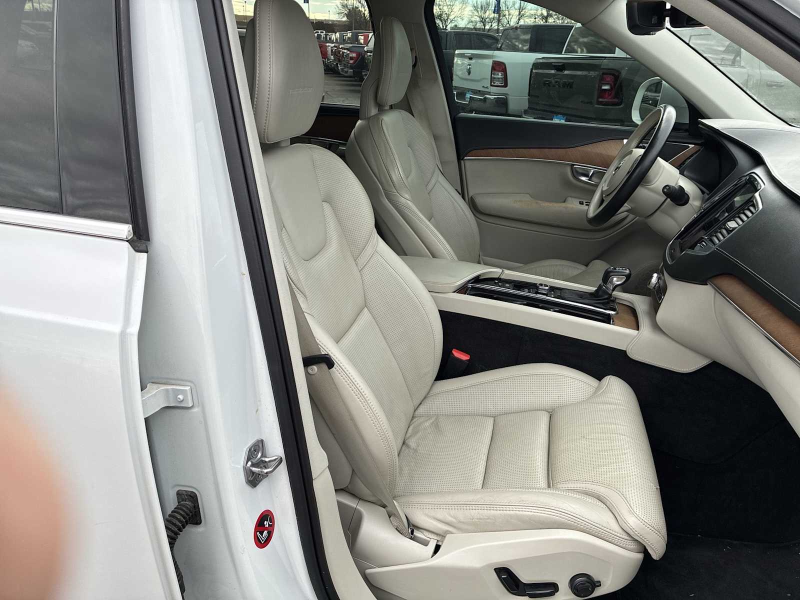 Thumbnail: 2017 Volvo XC90 - 30