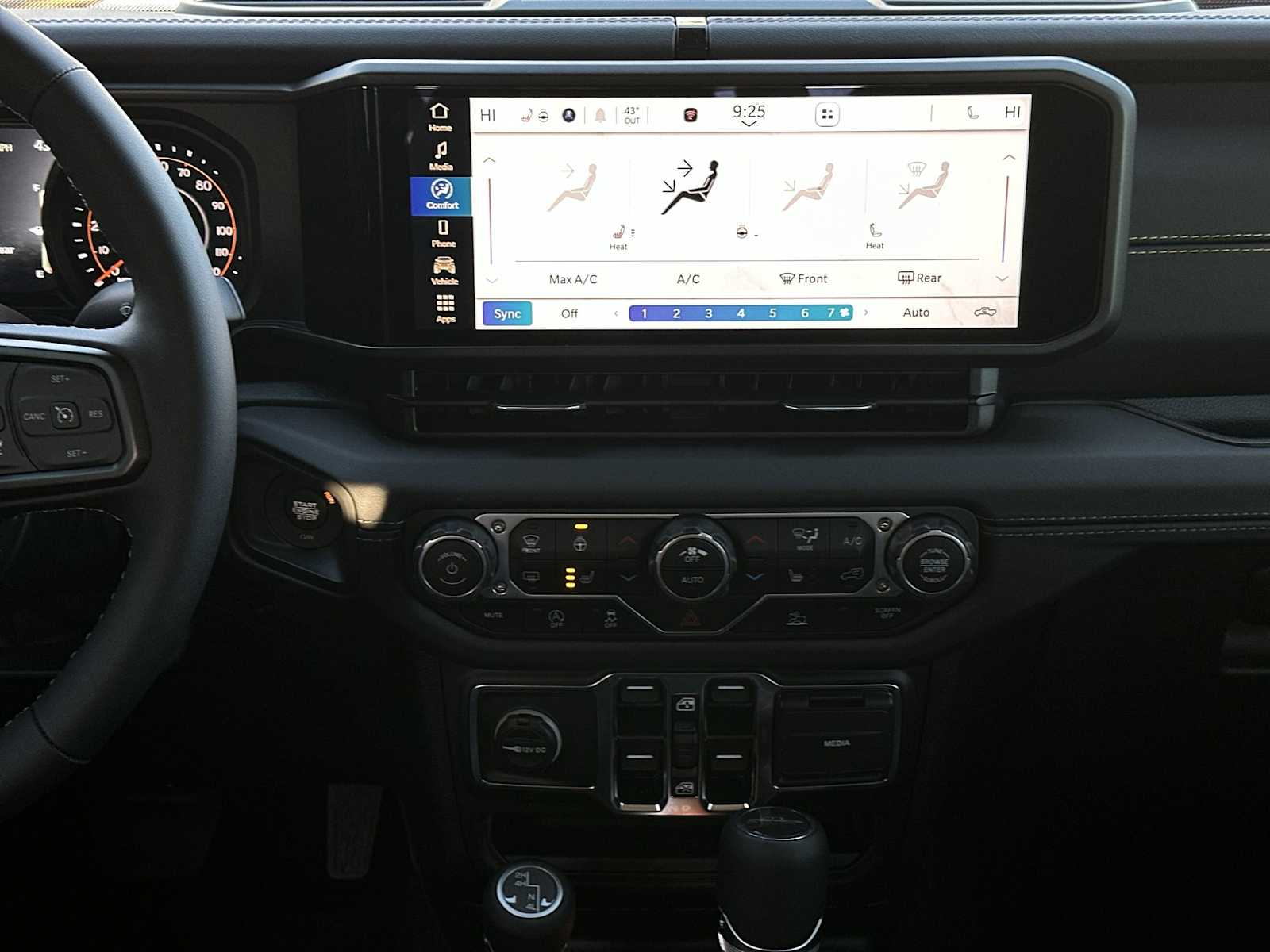 Thumbnail: 2025 Jeep Gladiator - 16