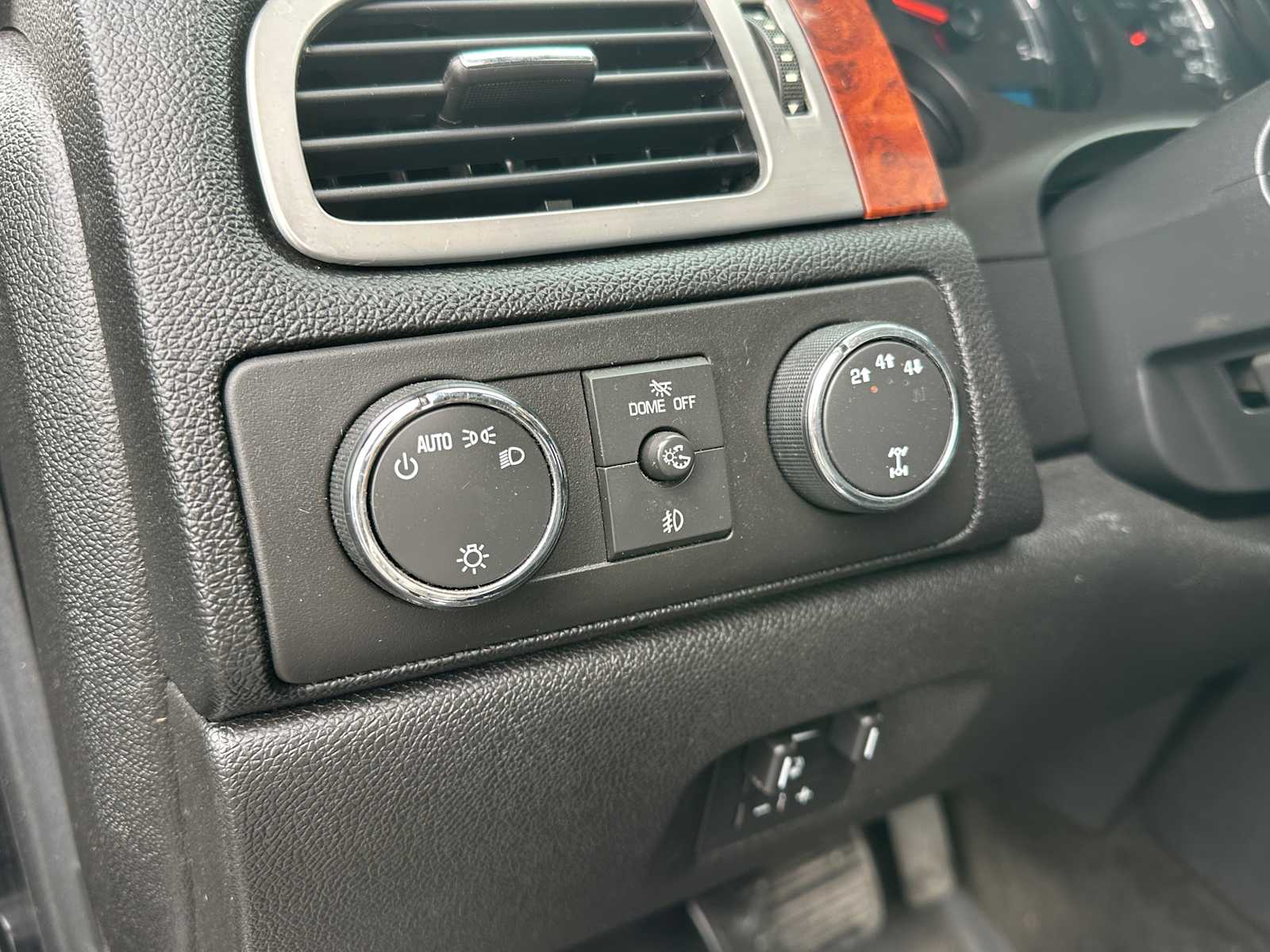Thumbnail: 2011 GMC Sierra 3500 - 16