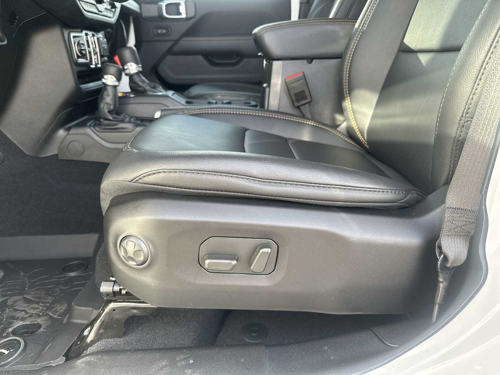 Thumbnail: 2026 Jeep Wrangler - 14