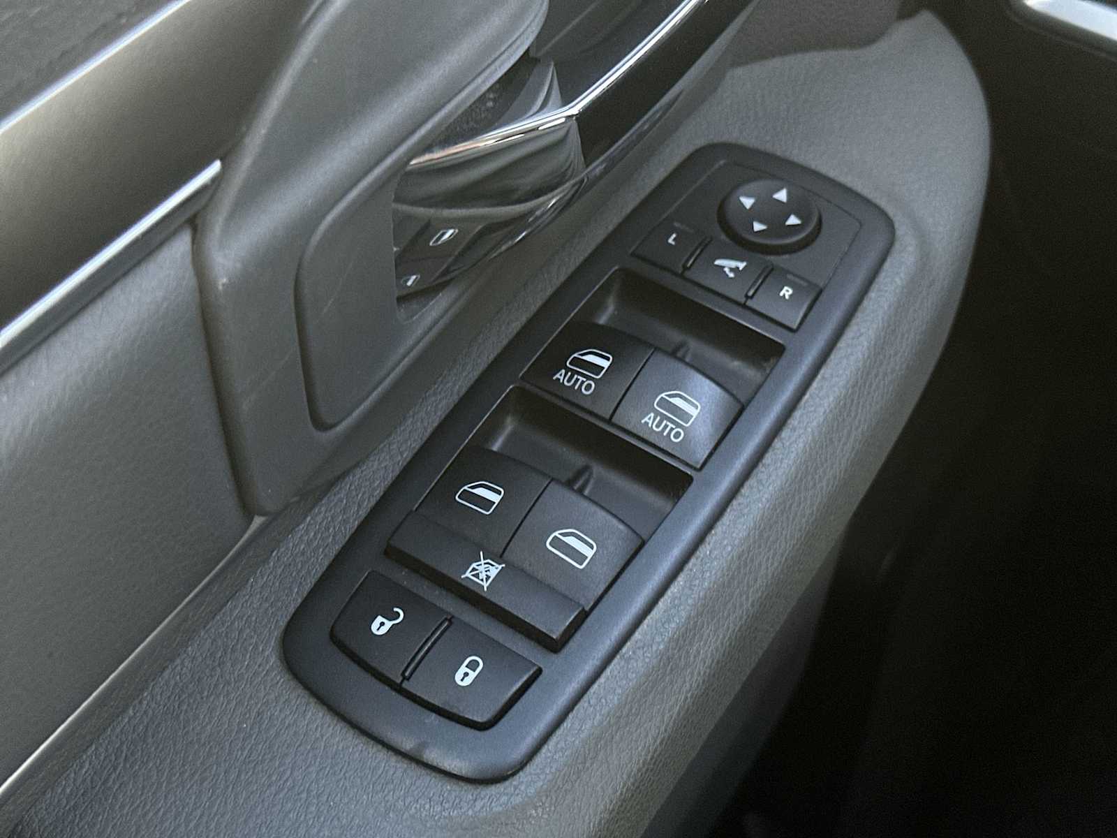 Thumbnail: 2019 RAM 1500 Classic - 15