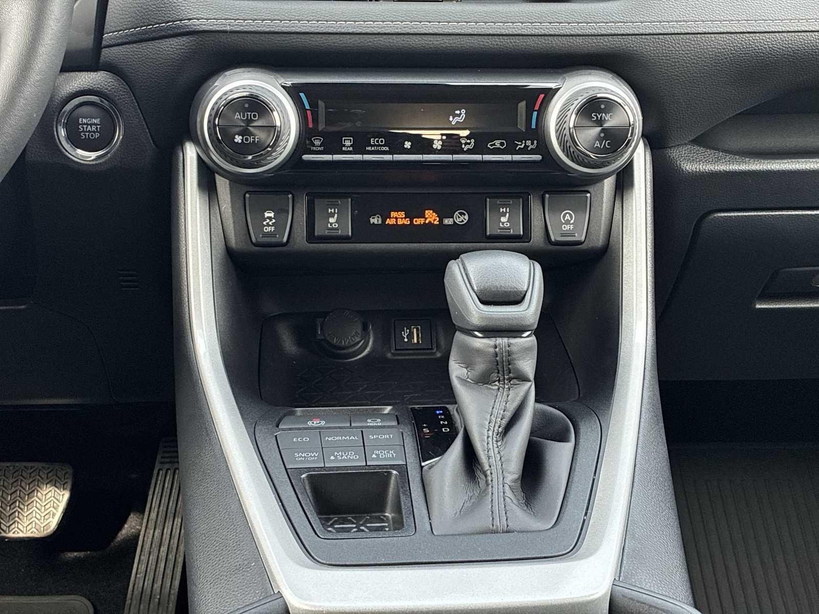 Thumbnail: 2025 Toyota RAV4 - 17