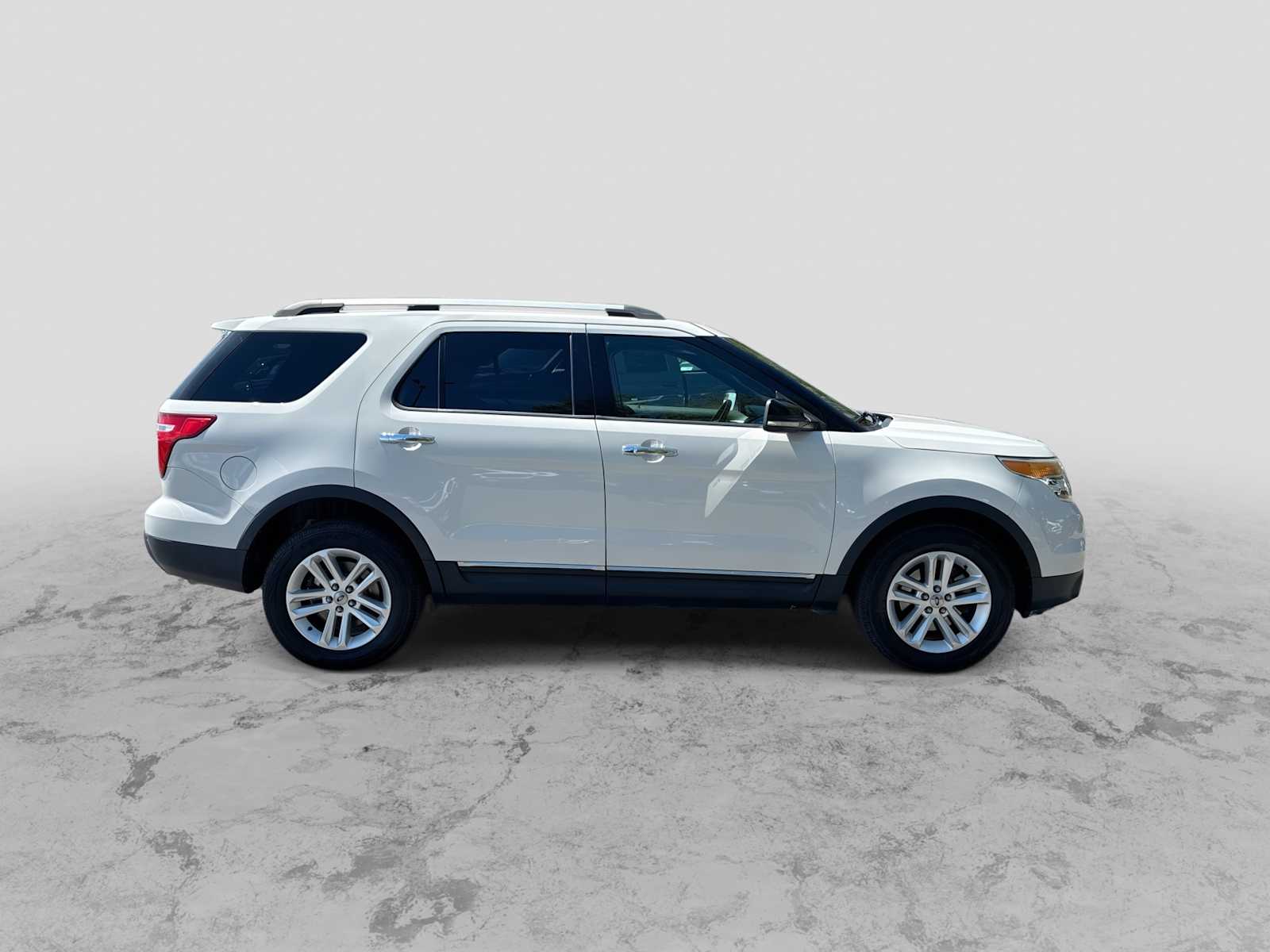 Thumbnail: 2011 Ford Explorer - 9