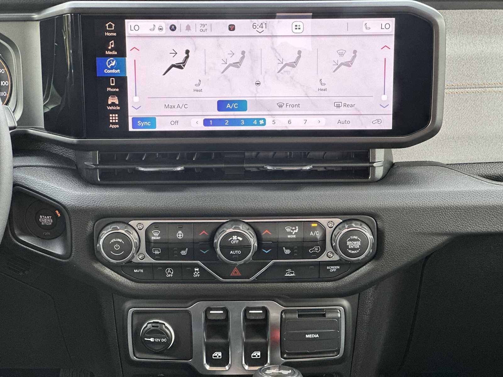 Thumbnail: 2025 Jeep Wrangler - 16