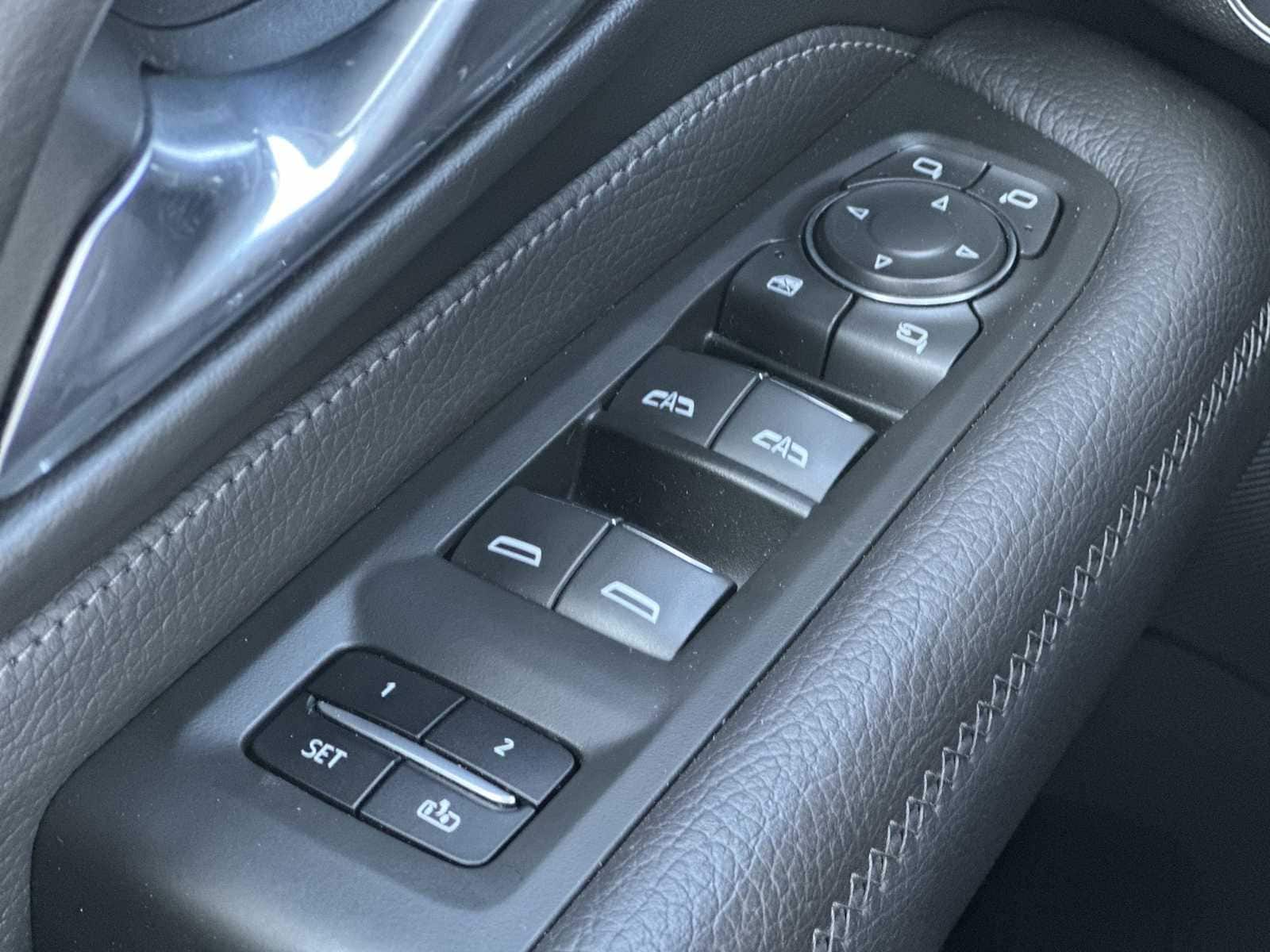 Thumbnail: 2022 GMC Yukon XL - 15