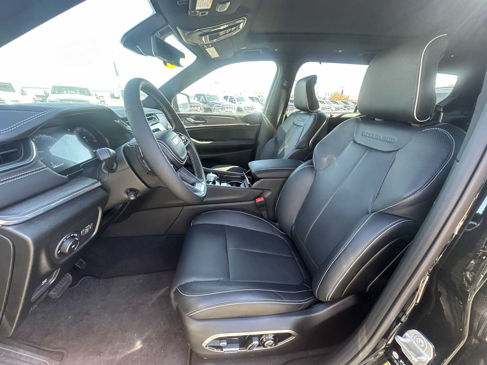 Thumbnail: 2025 Jeep Grand Cherokee - 13