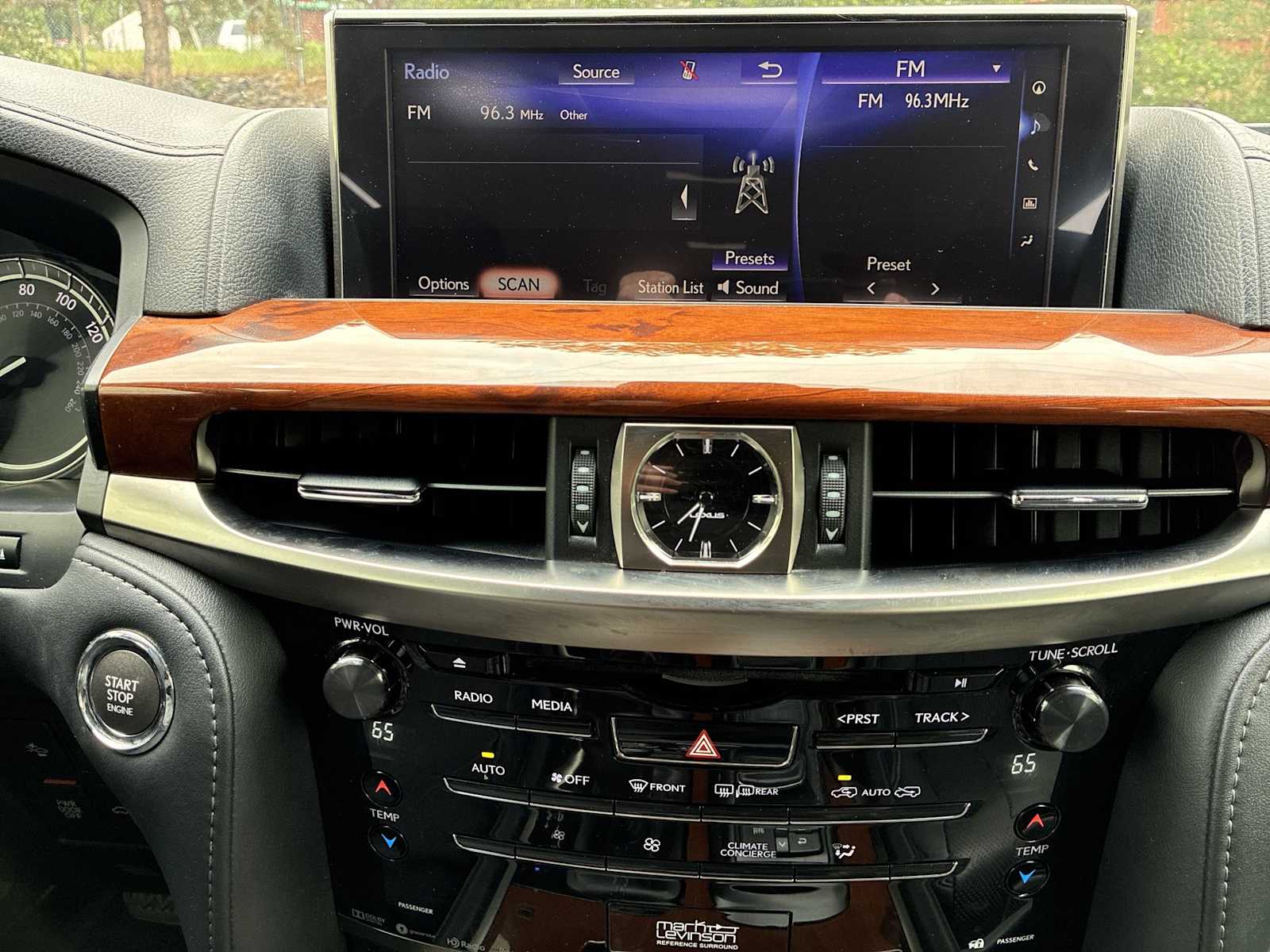2017 Lexus LX 570 - Photo 12