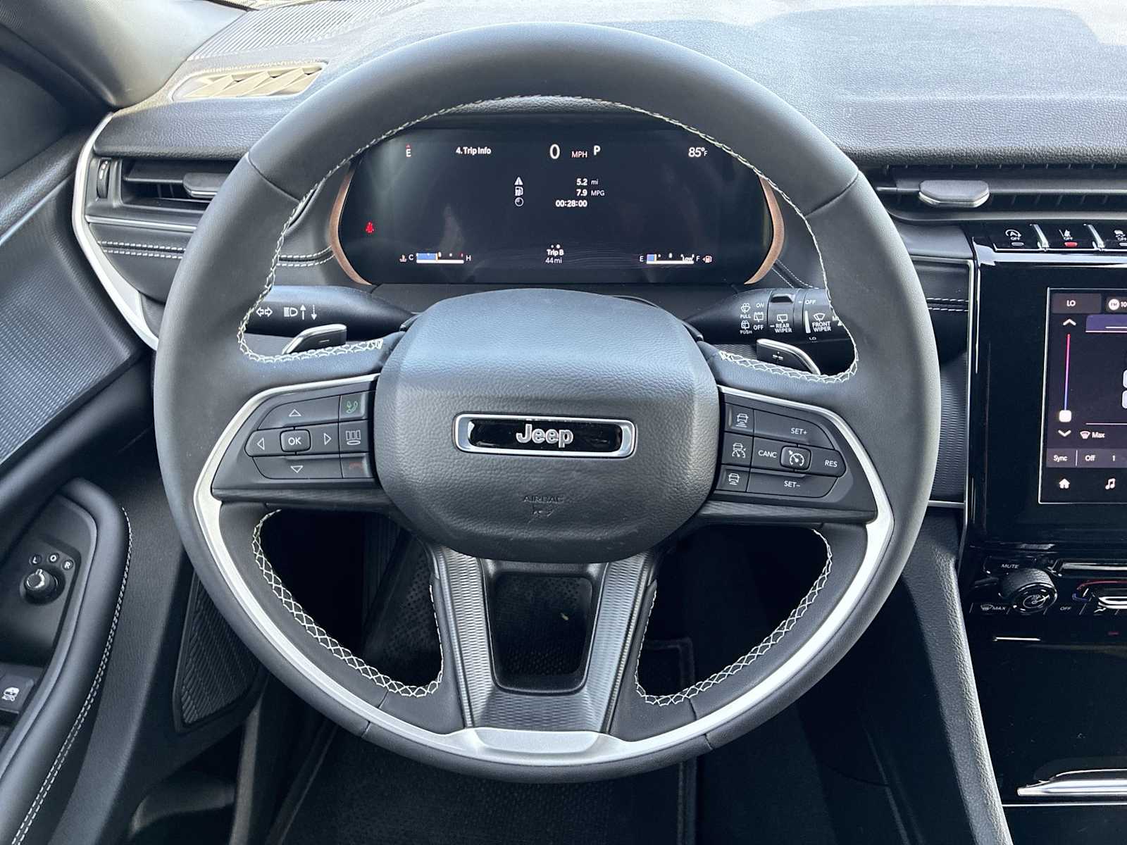 Thumbnail: 2026 Jeep Grand Cherokee - 11