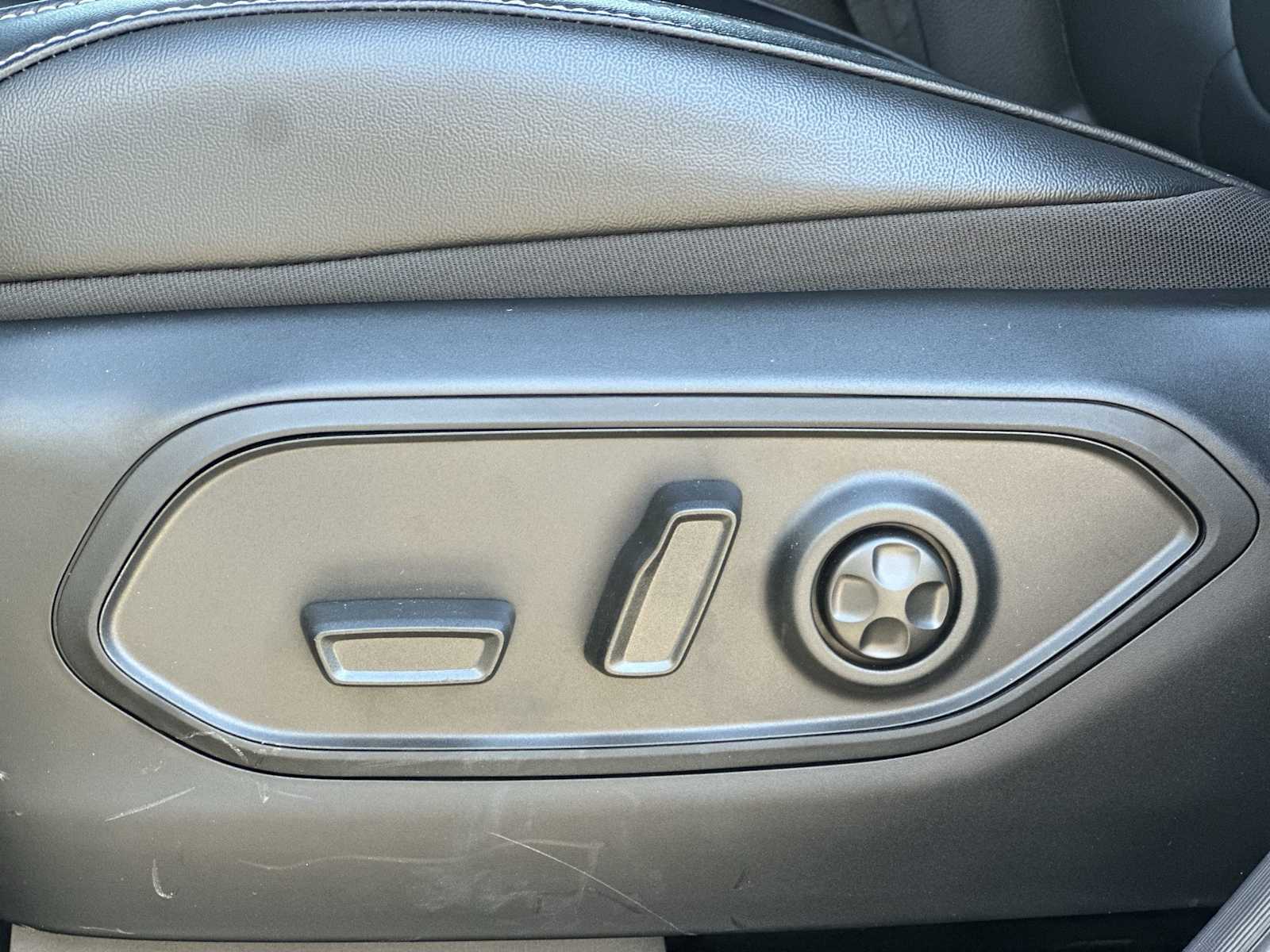 Thumbnail: 2025 Jeep Grand Cherokee - 14