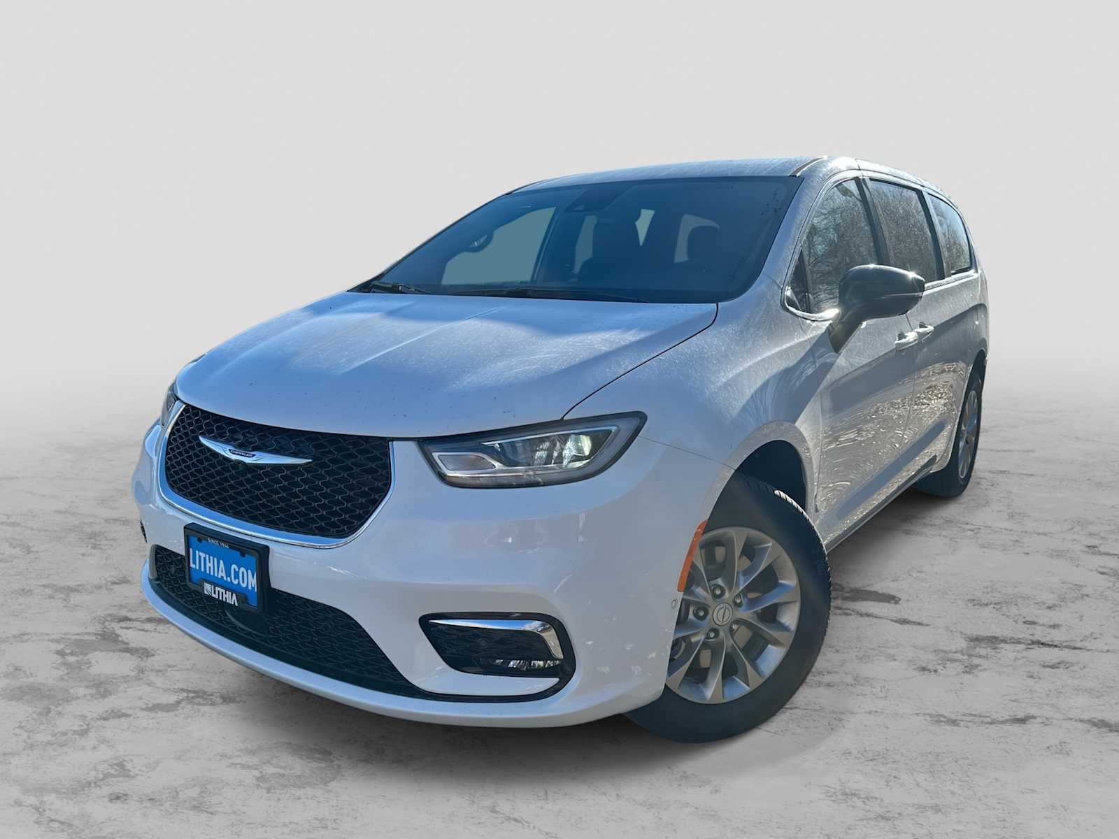 2026 Chrysler Pacifica Select's photo