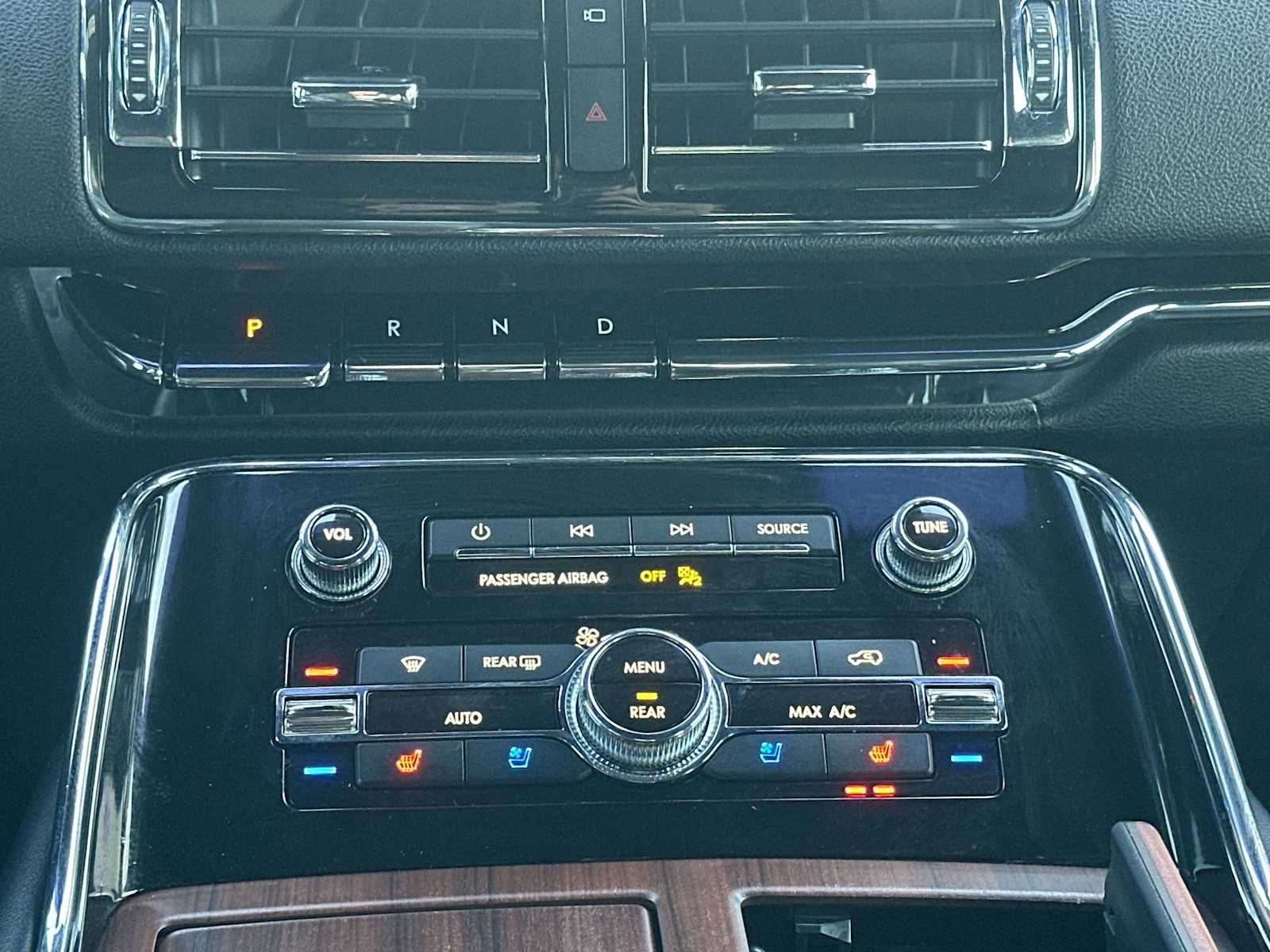 Thumbnail: 2021 Lincoln Navigator - 17