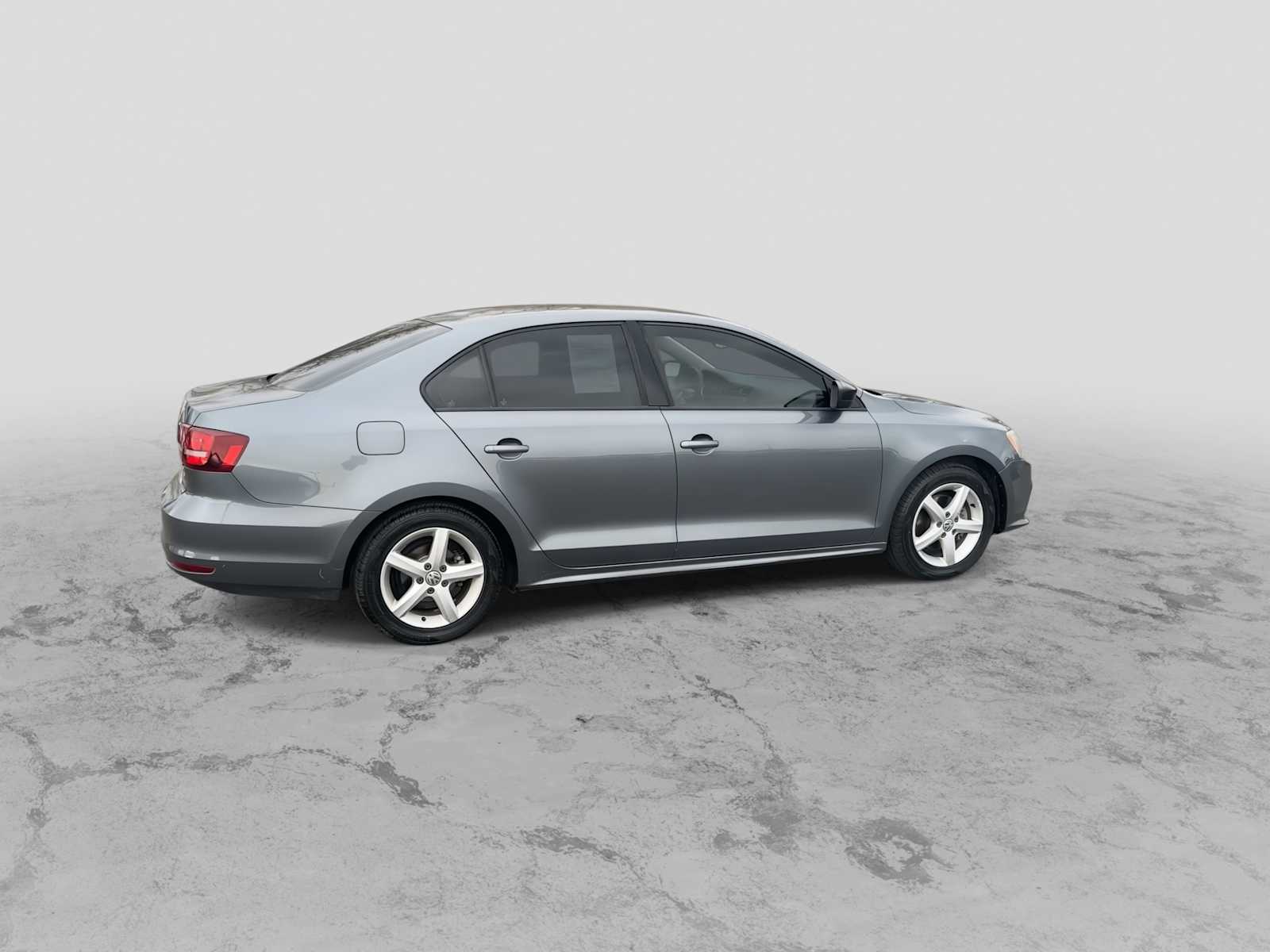 Thumbnail: 2016 Volkswagen Jetta - 9