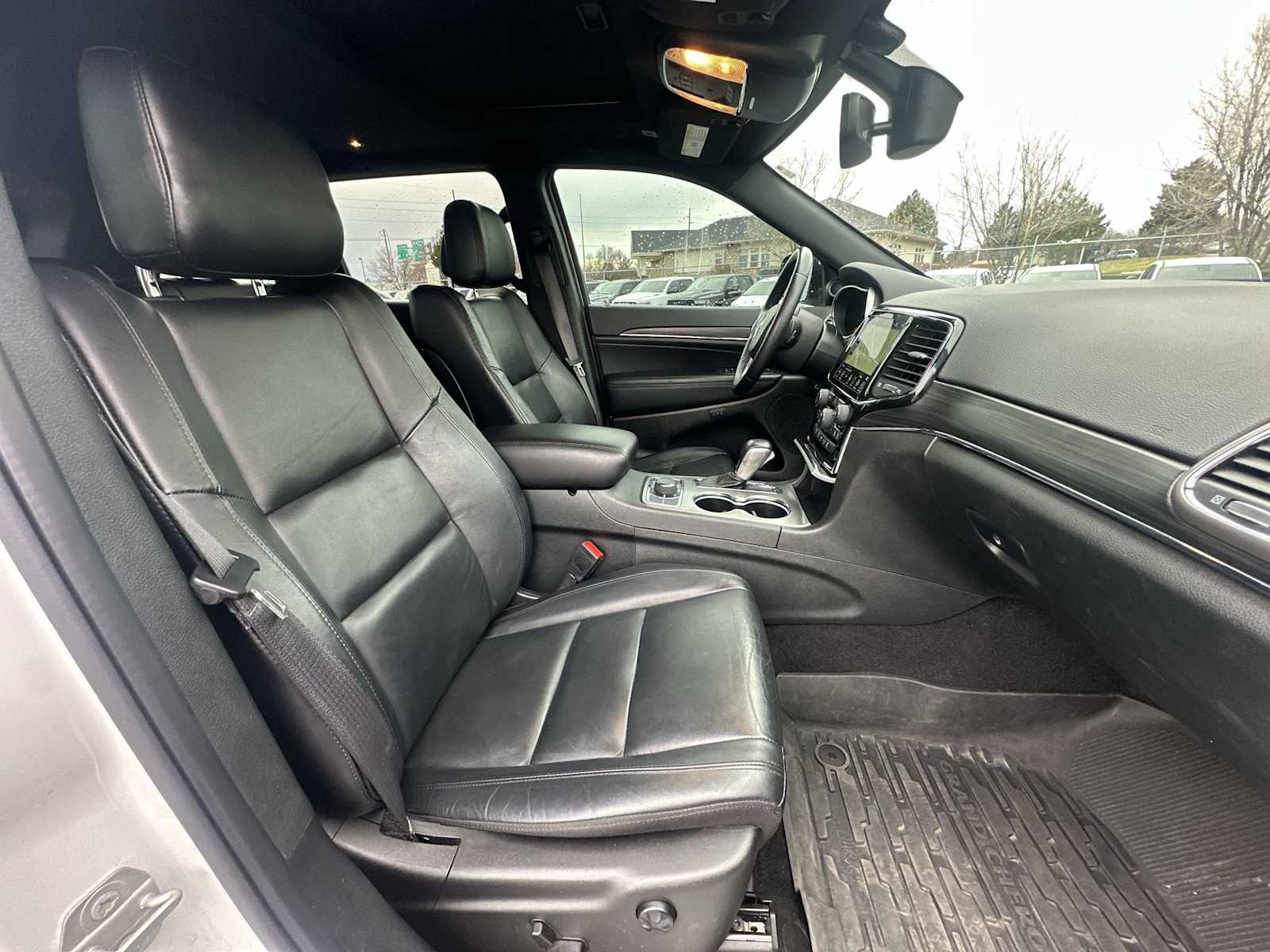 Thumbnail: 2022 Jeep Grand Cherokee - 25