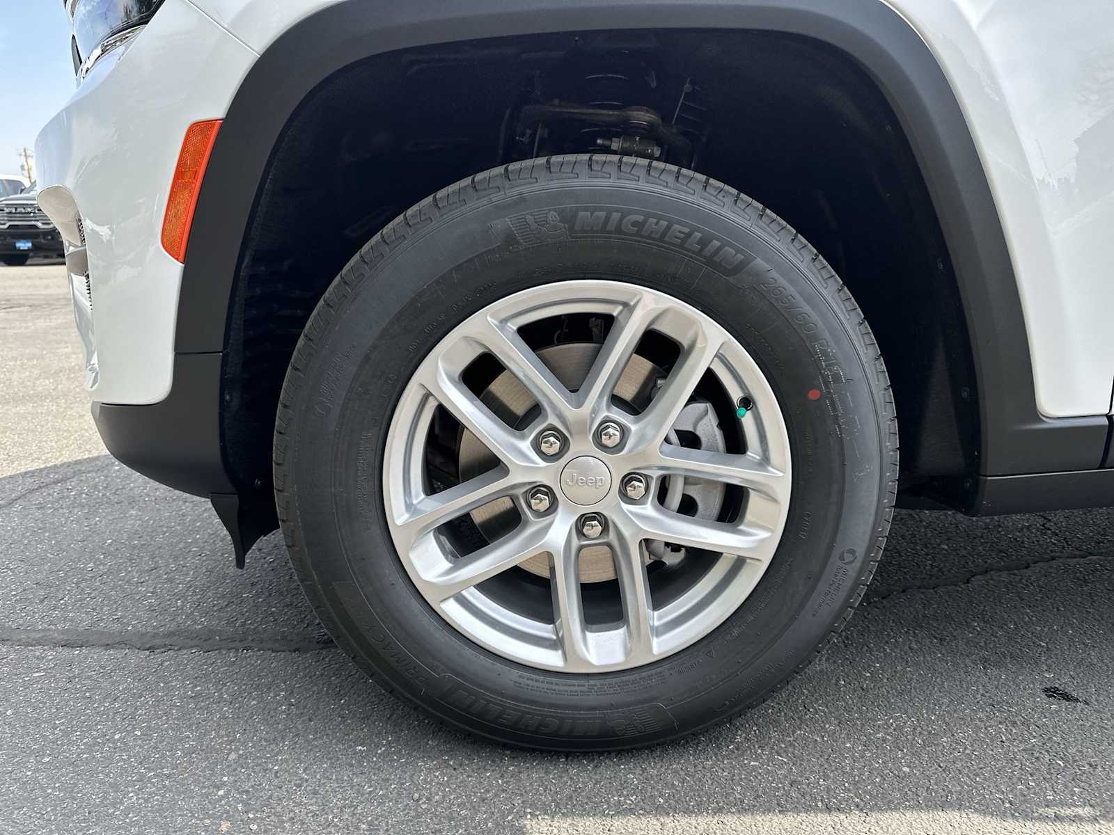 Thumbnail: 2025 Jeep Grand Cherokee - 18