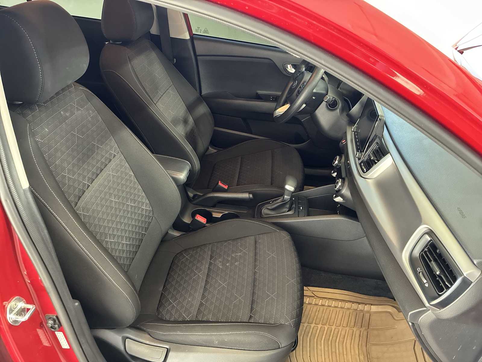 Thumbnail: 2021 Kia Rio - 24