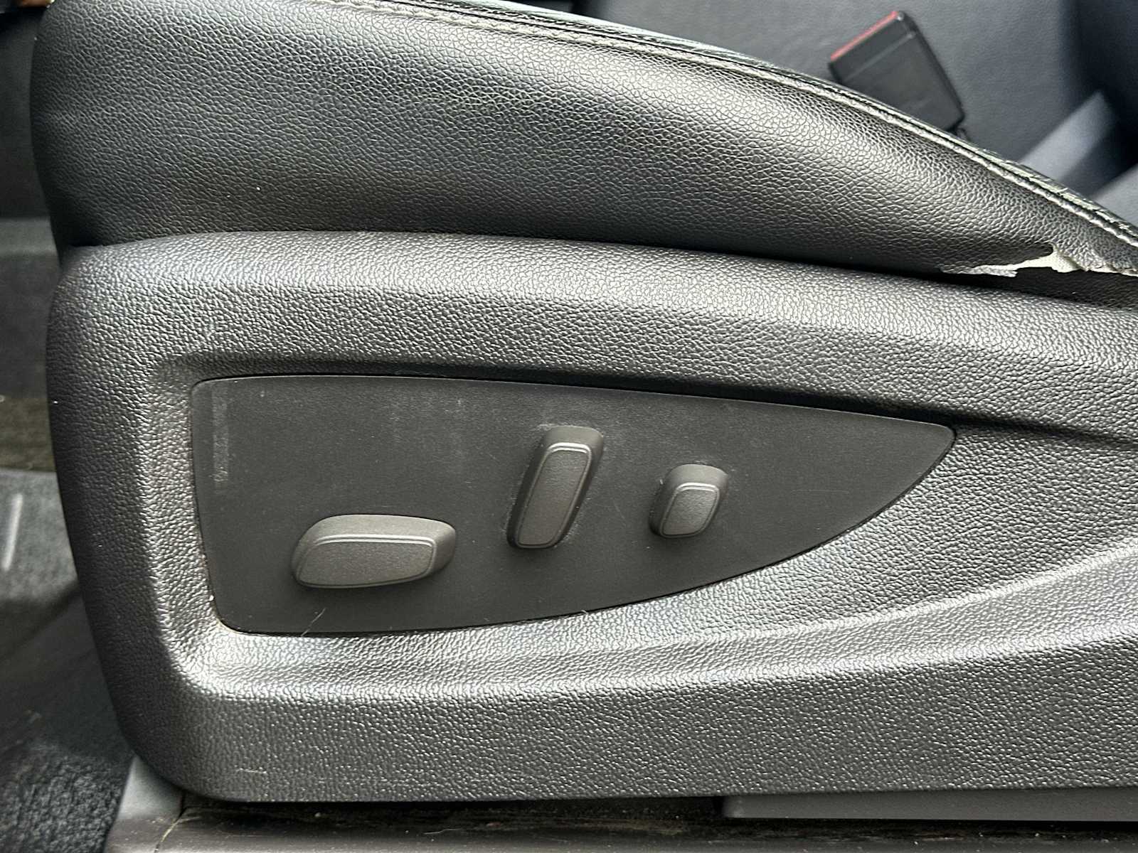 Thumbnail: 2015 Chevrolet Tahoe - 14