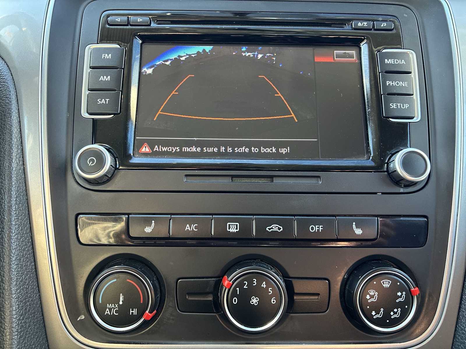 Thumbnail: 2015 Volkswagen Passat - 22