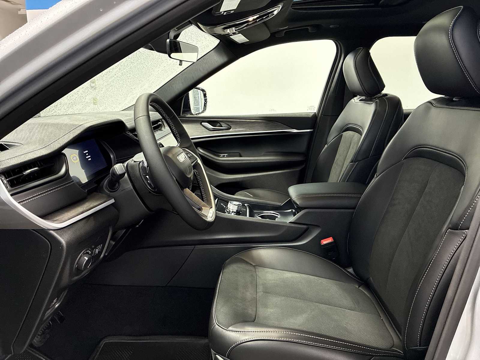 Thumbnail: 2026 Jeep Grand Cherokee - 13