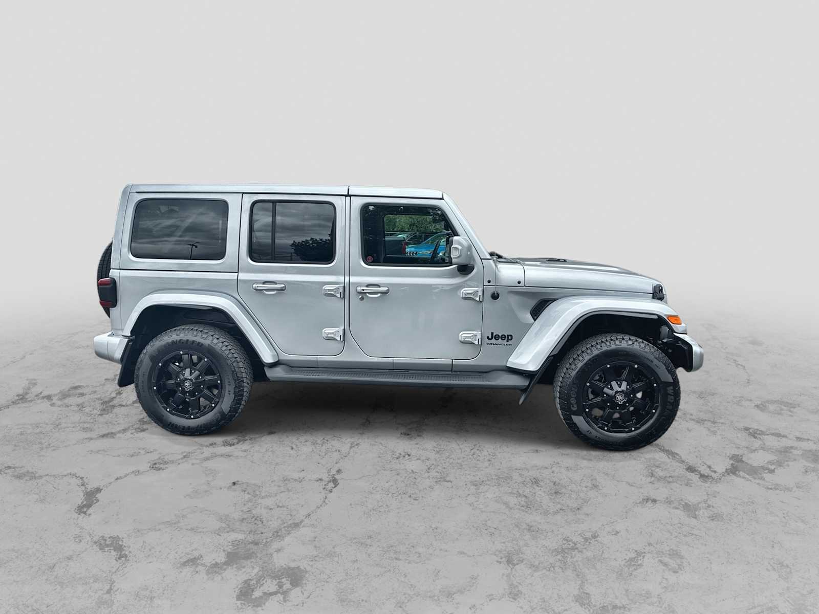 Thumbnail: 2023 Jeep Wrangler - 9