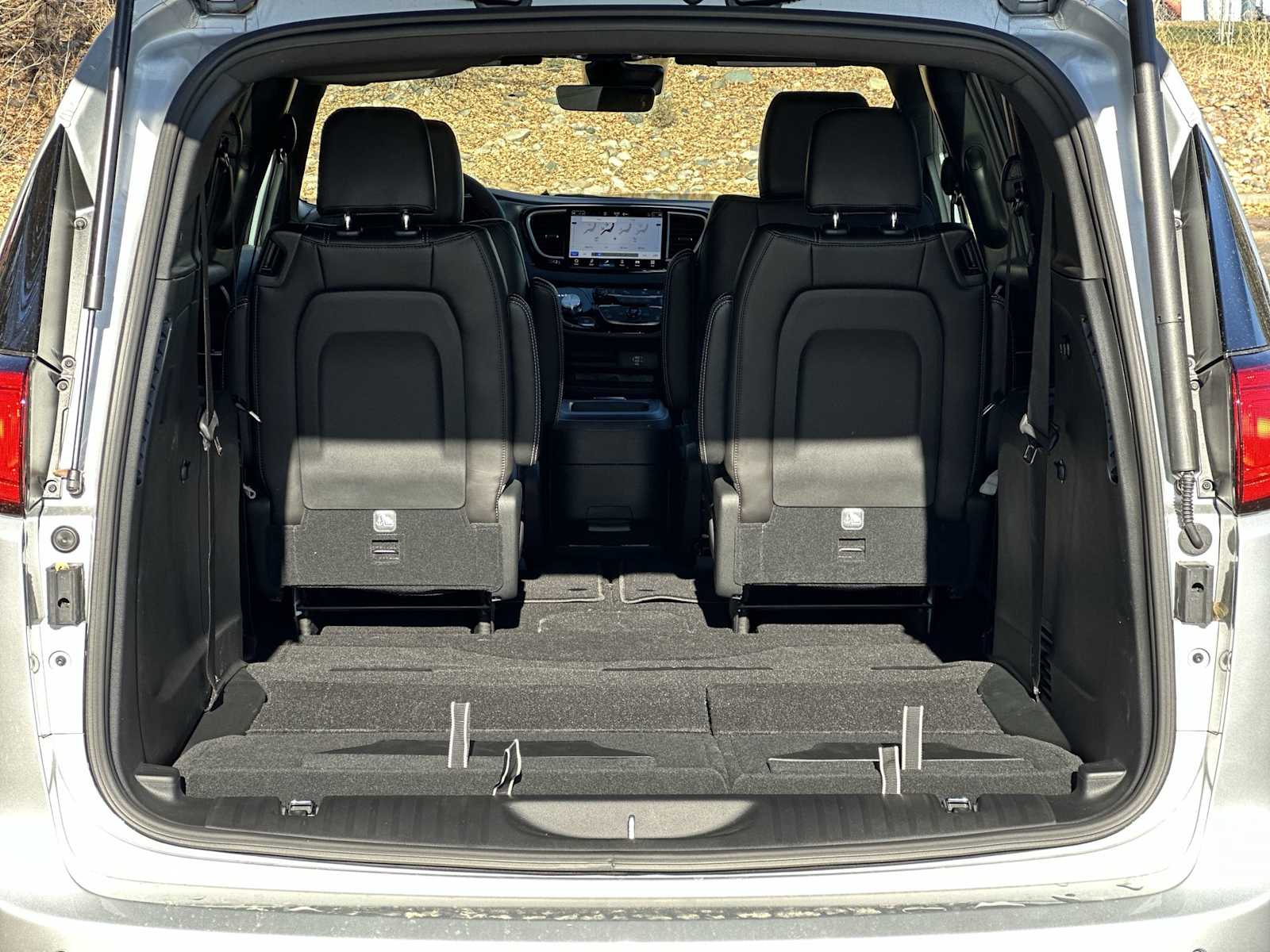 Thumbnail: 2026 Chrysler Voyager - 18