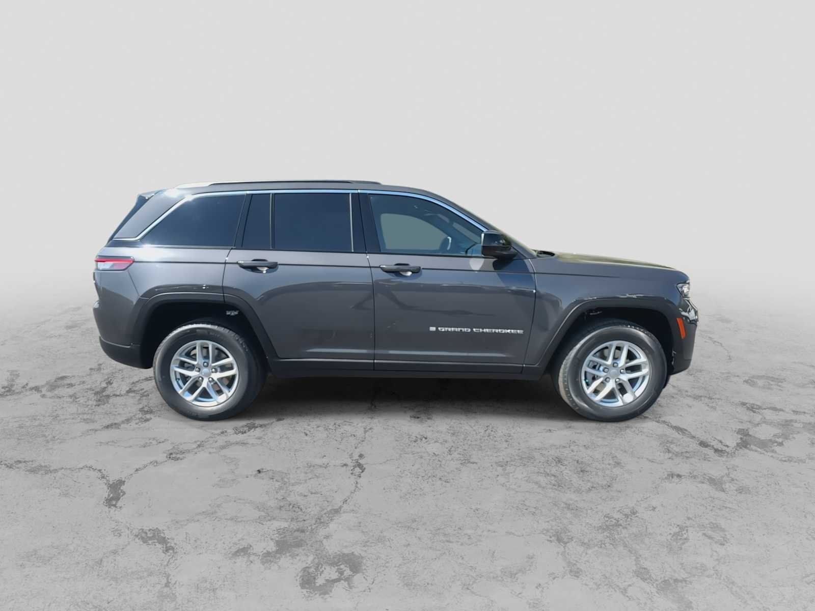 Thumbnail: 2025 Jeep Grand Cherokee - 9