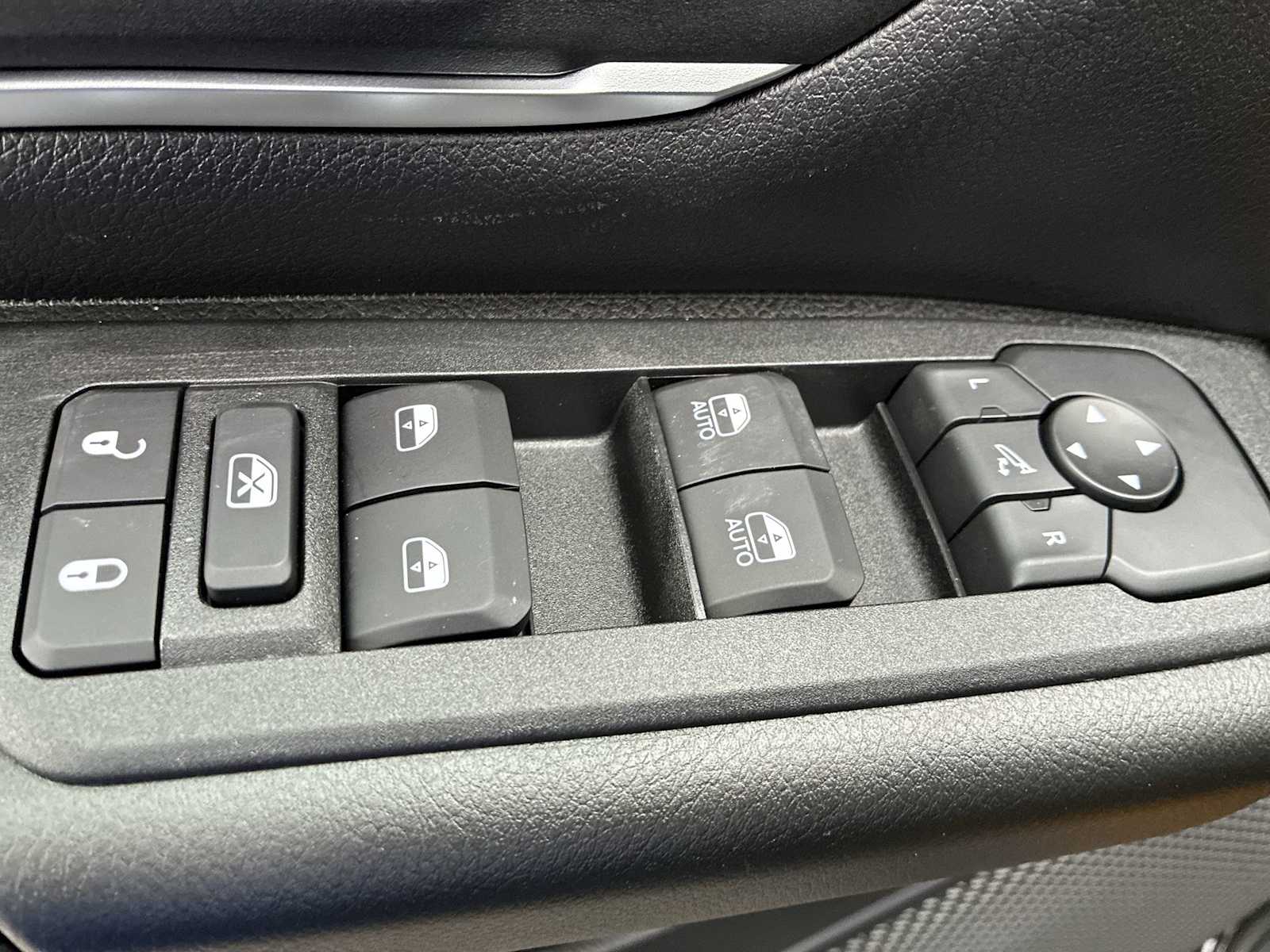 Thumbnail: 2026 RAM 1500 - 15