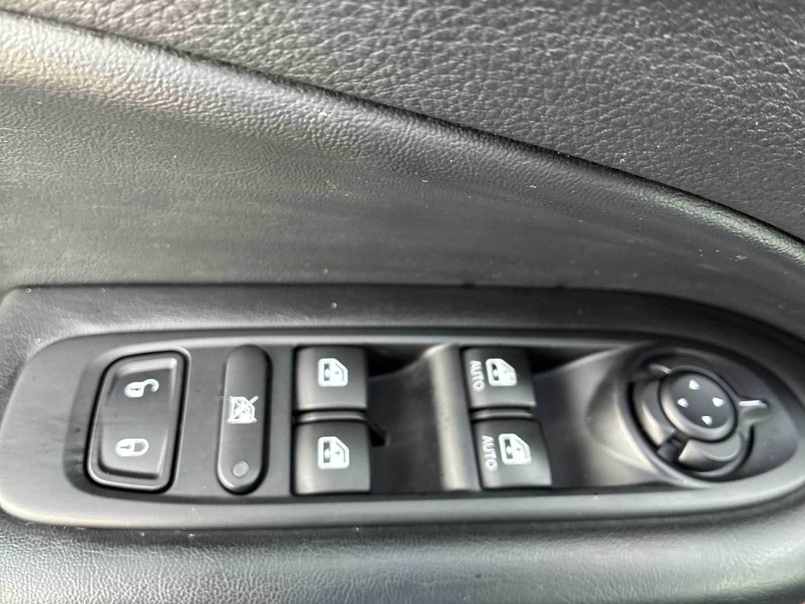 Thumbnail: 2020 Jeep Compass - 15