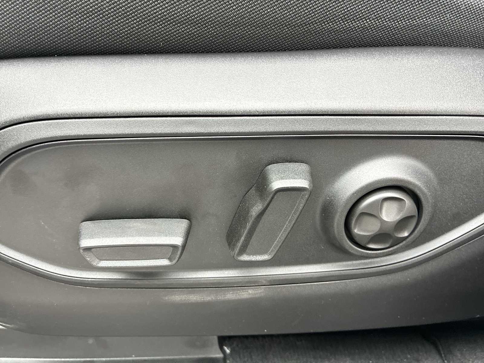 Thumbnail: 2026 Jeep Grand Cherokee - 14