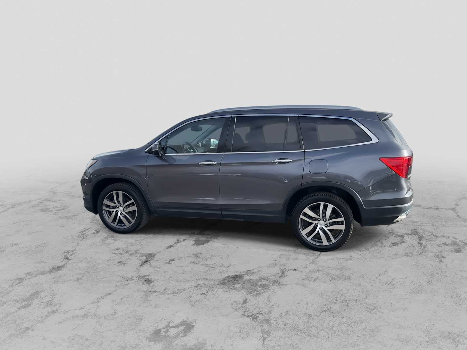 Thumbnail: 2017 Honda Pilot - 5