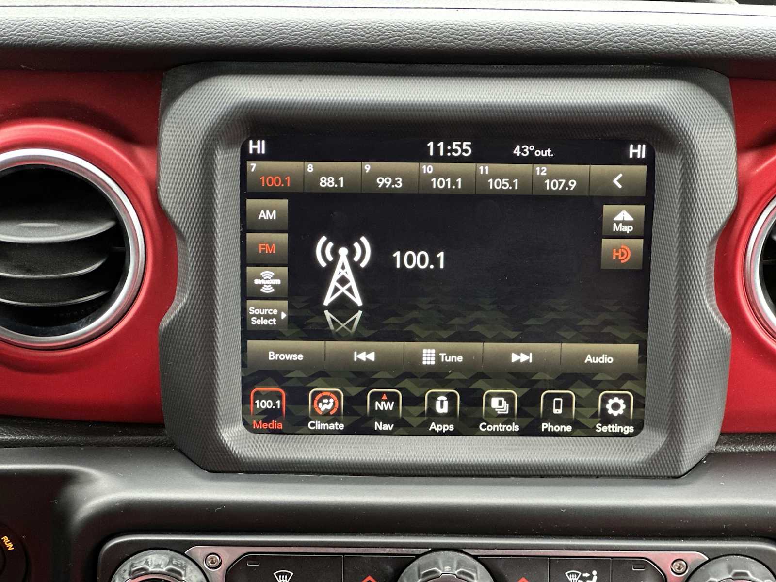 Thumbnail: 2021 Jeep Gladiator - 12