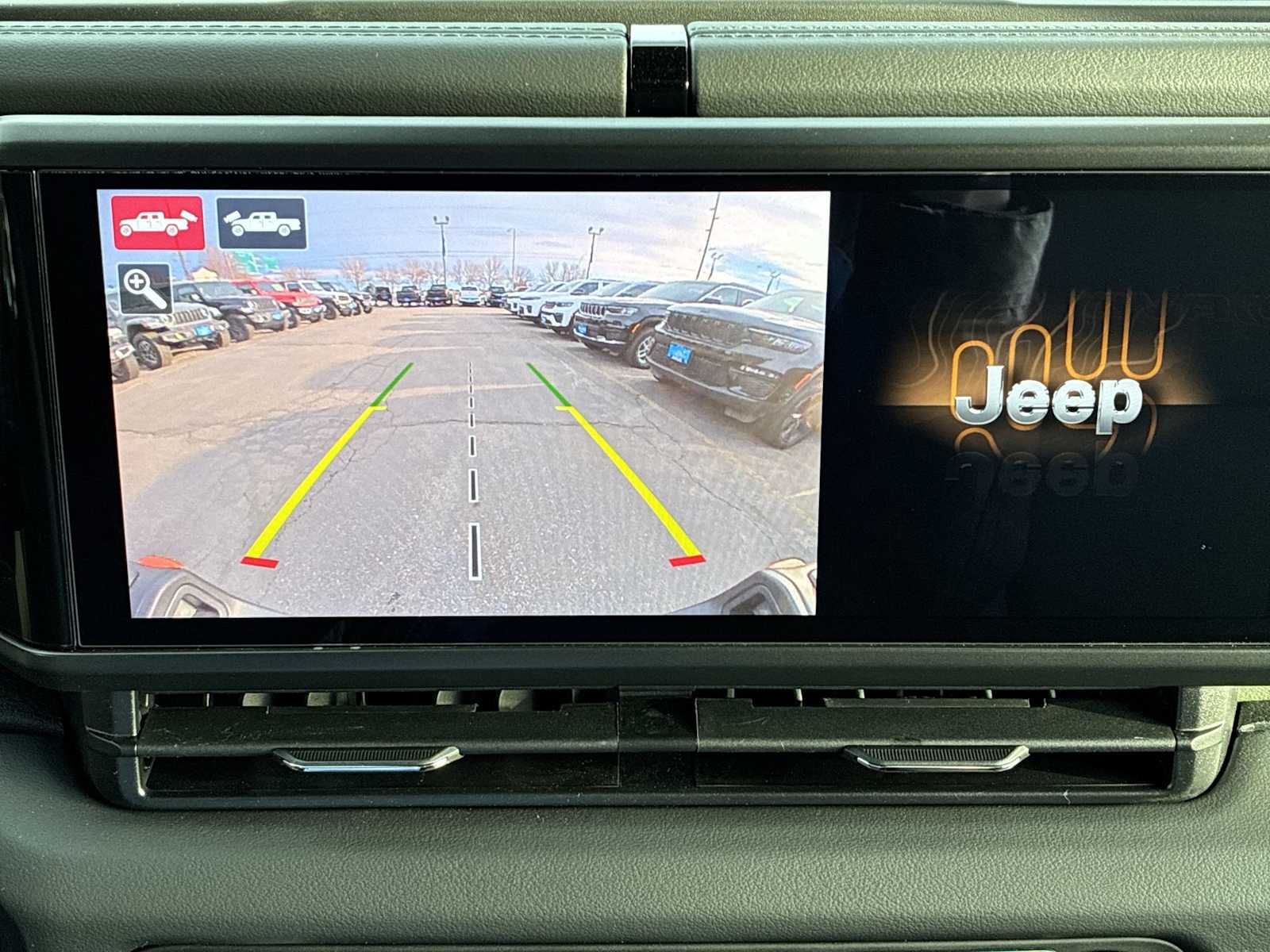 Thumbnail: 2026 Jeep Gladiator - 24