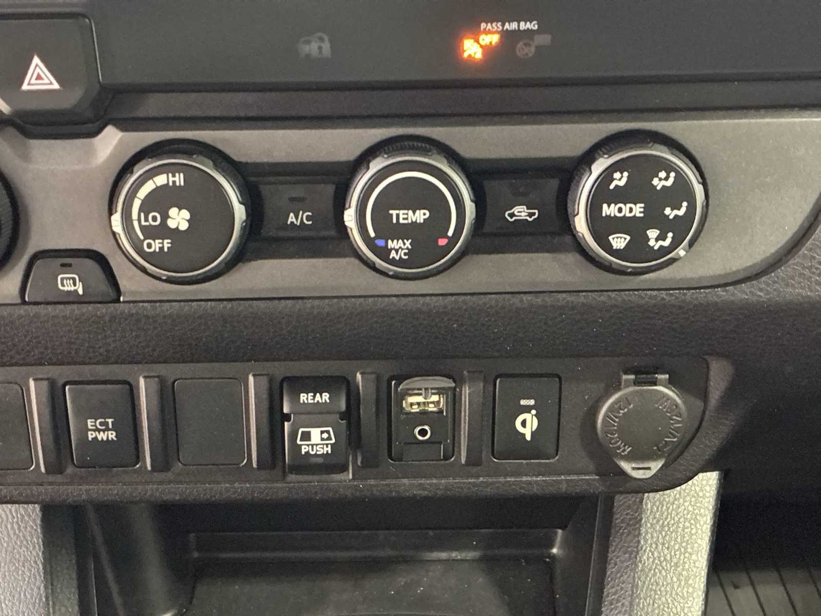 Thumbnail: 2019 Toyota Tacoma - 16