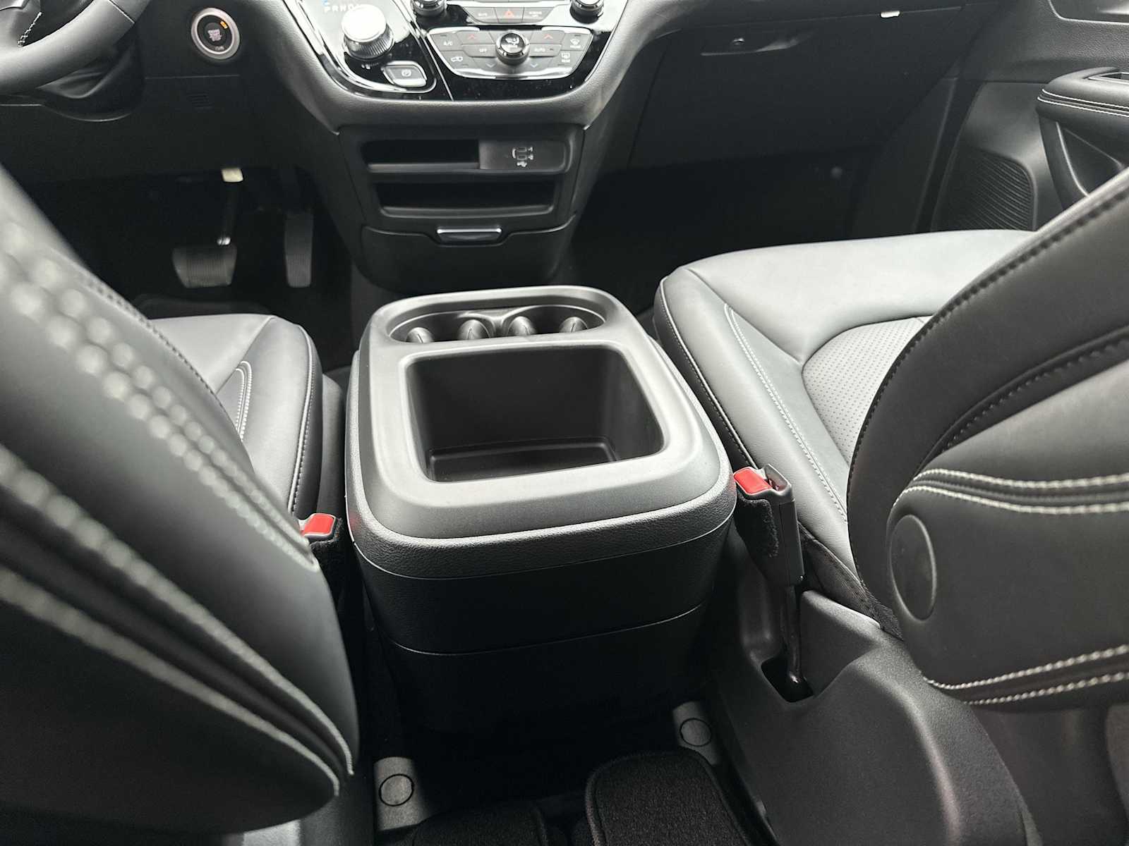 Thumbnail: 2026 Chrysler Pacifica - 20