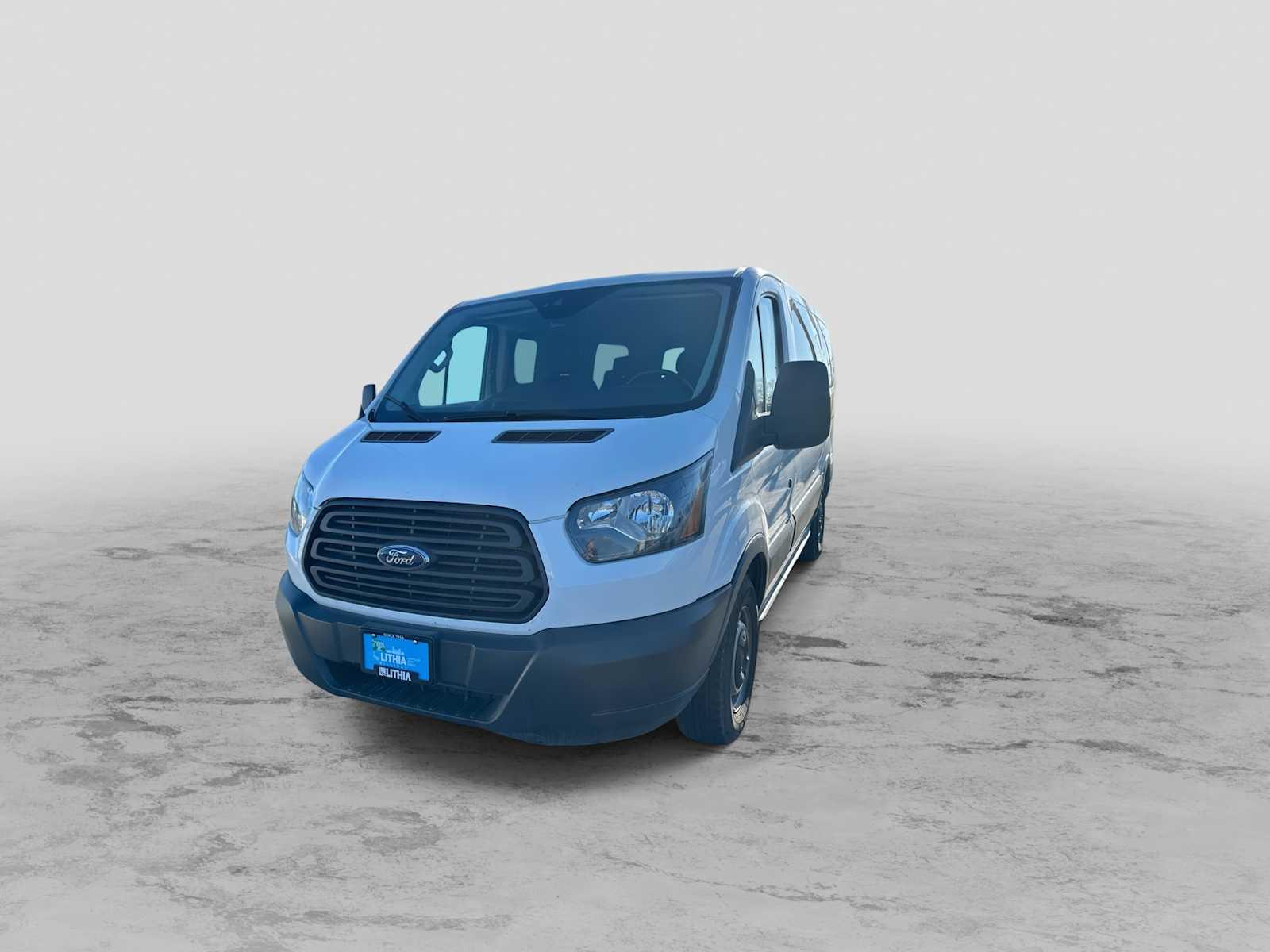 Thumbnail: 2017 Ford Transit Series - 3