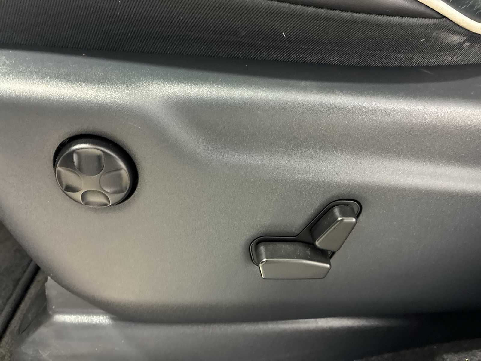 Thumbnail: 2017 Jeep Grand Cherokee - 14