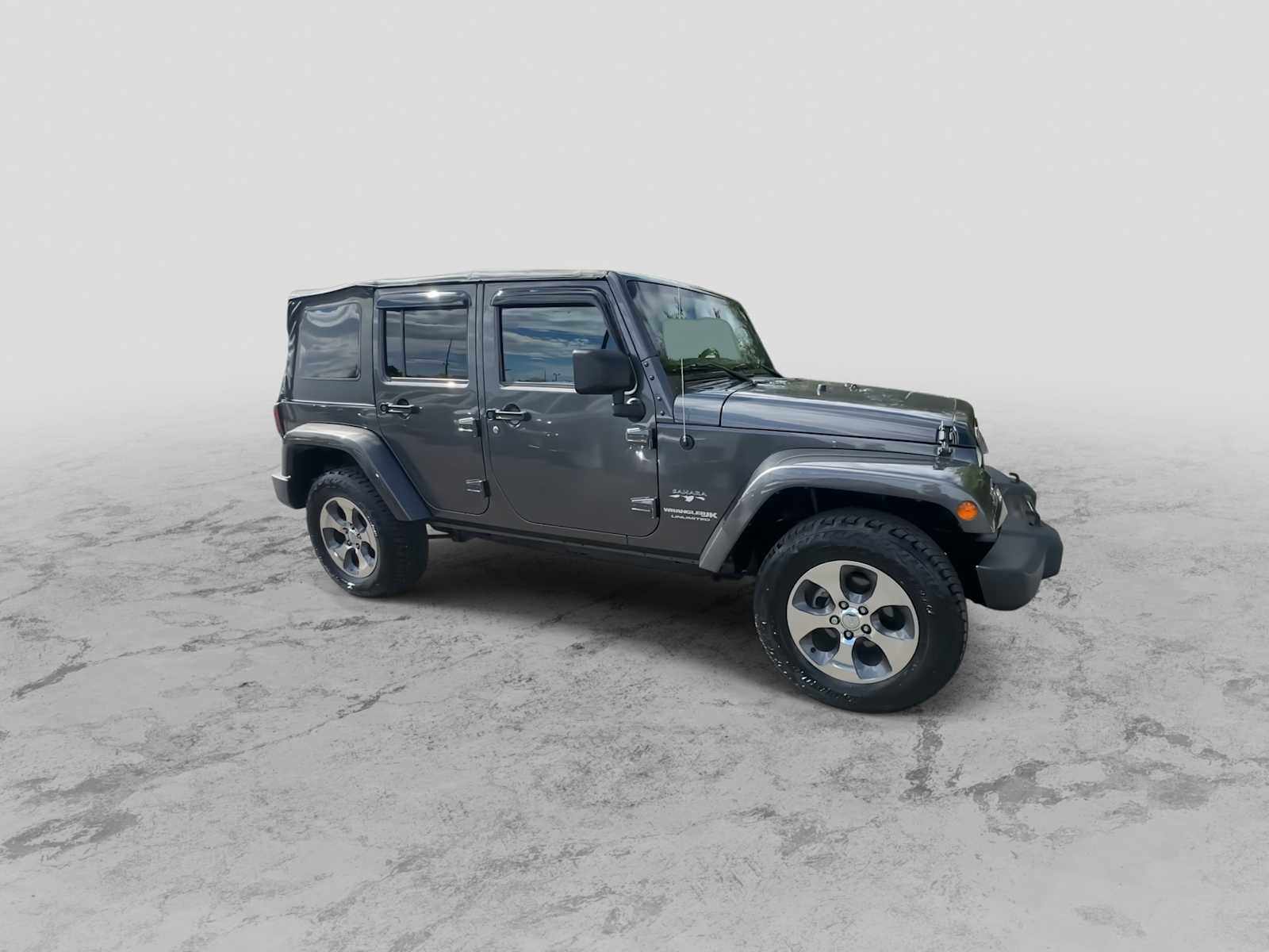 2018 Jeep Wrangler Unlimited Sahara photo 2
