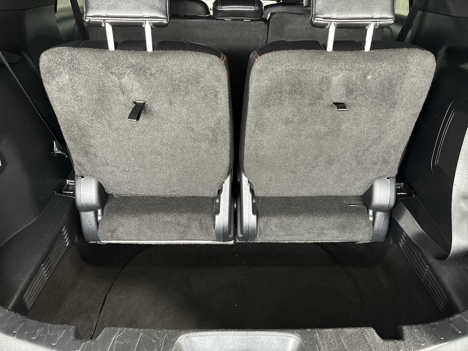 Thumbnail: 2016 Ford Explorer - 20