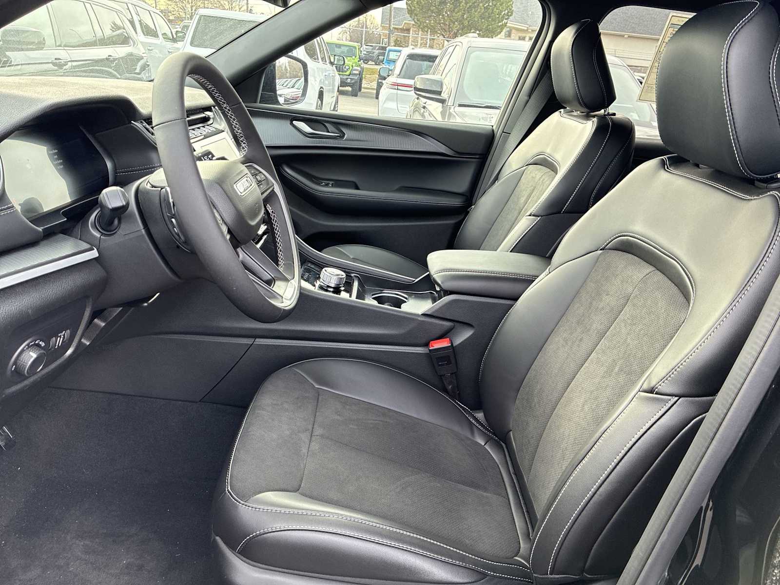 Thumbnail: 2025 Jeep Grand Cherokee - 13