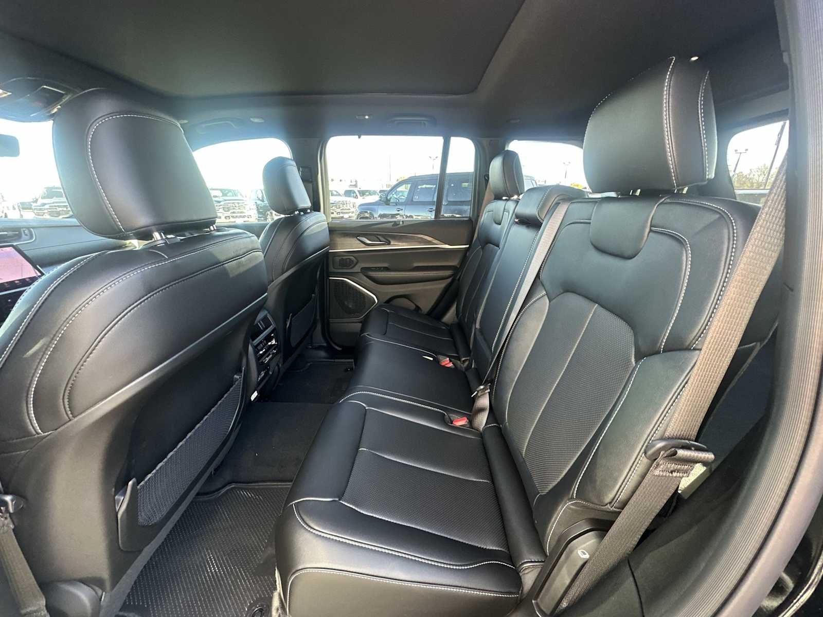 Thumbnail: 2025 Jeep Grand Cherokee - 24