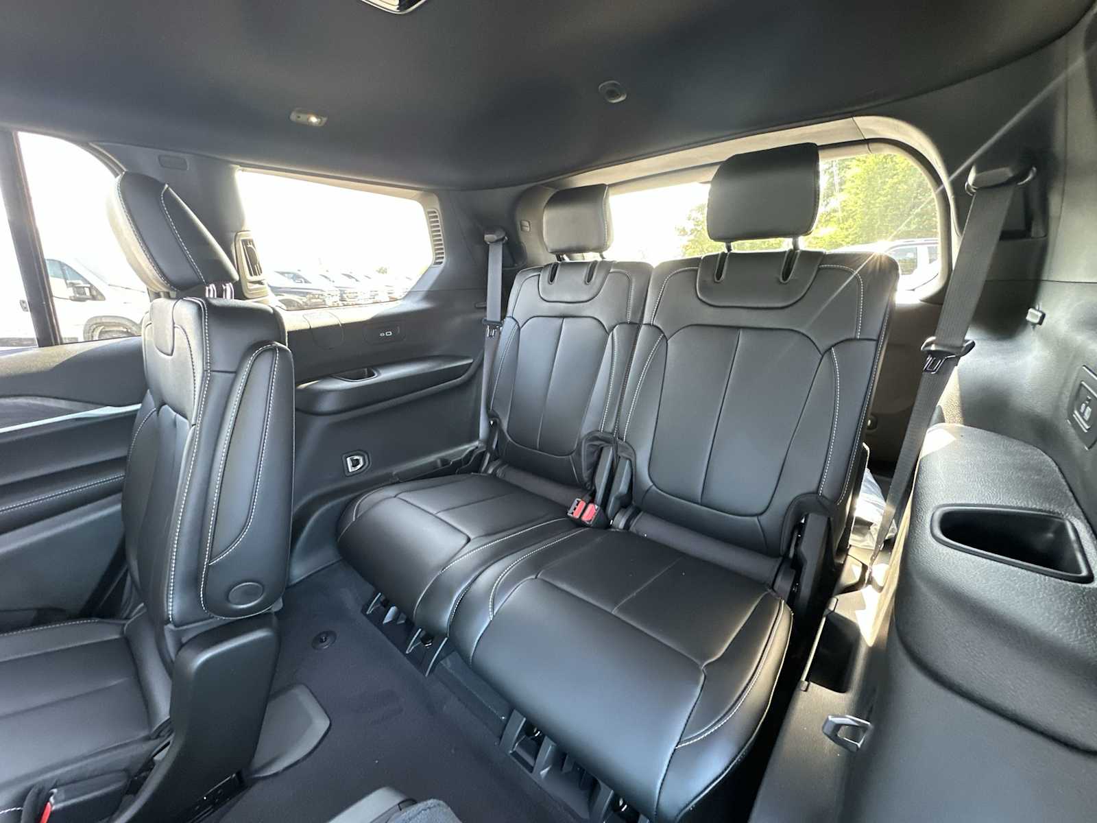 Thumbnail: 2025 Jeep Grand Cherokee - 25