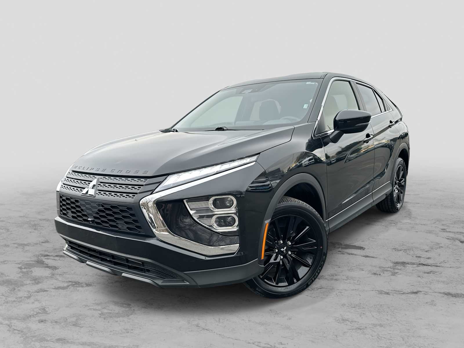 2024 Mitsubishi Eclipse Cross LE's photo