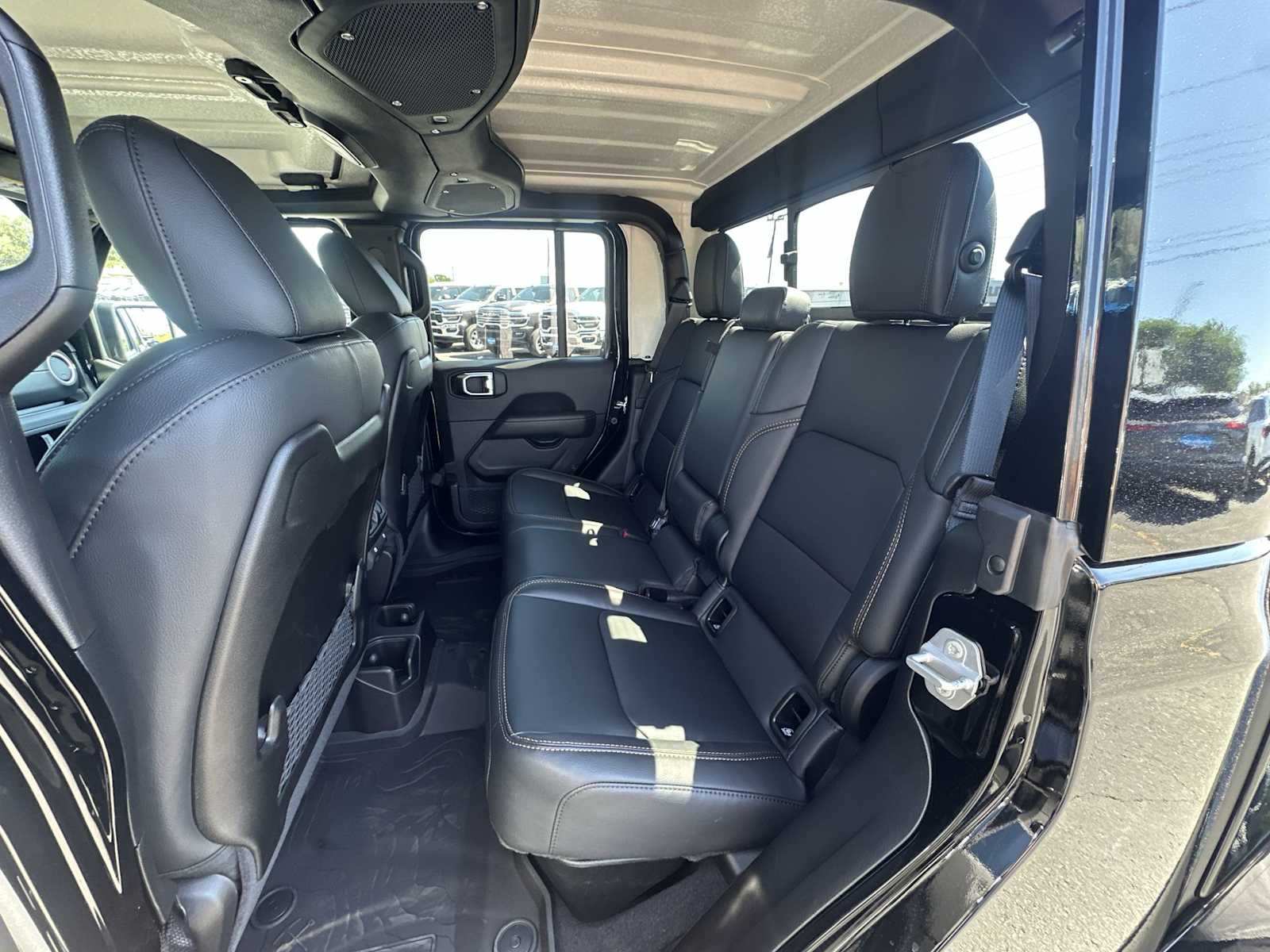 Thumbnail: 2025 Jeep Gladiator - 23