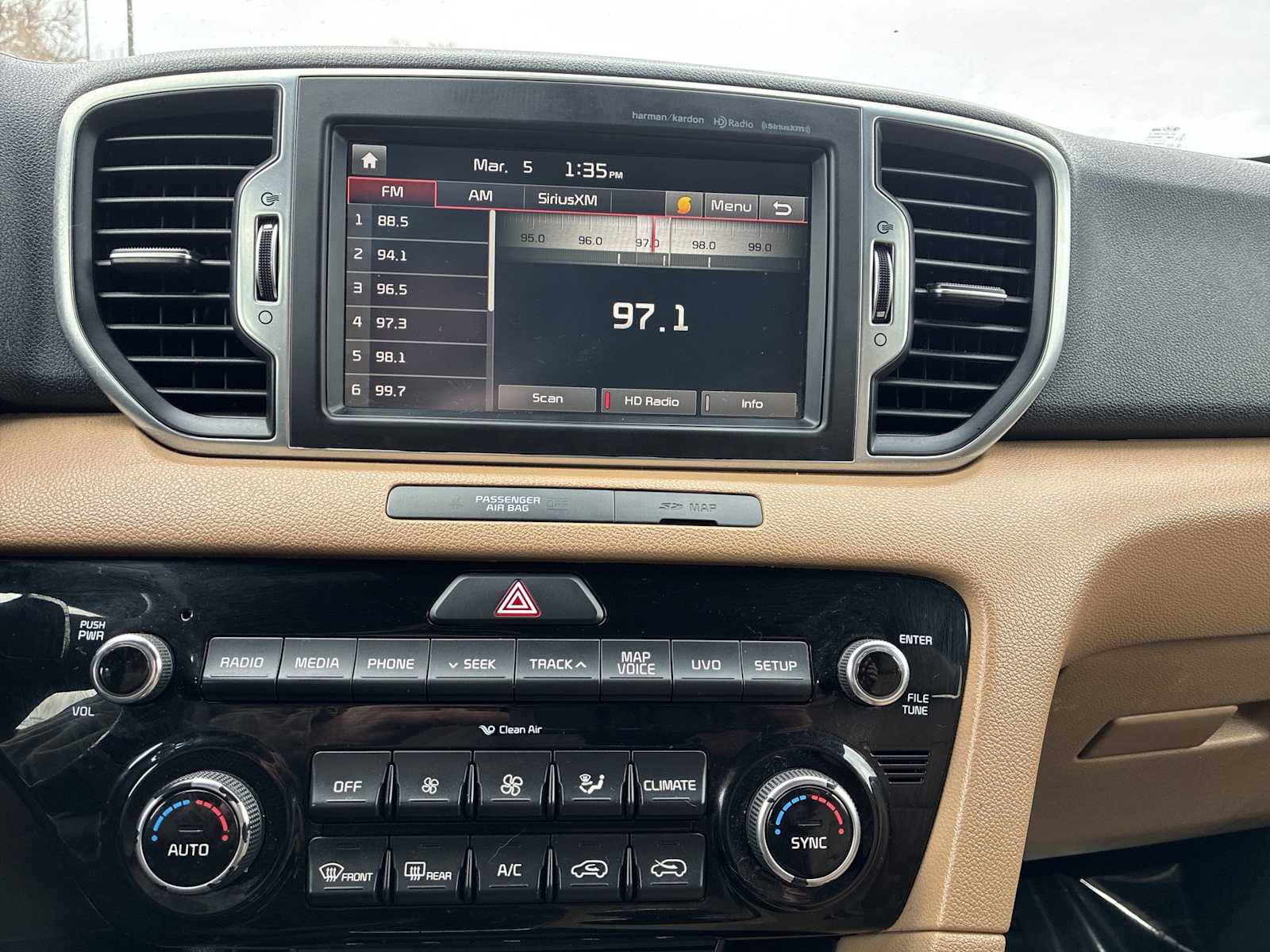 Thumbnail: 2017 Kia Sportage - 12