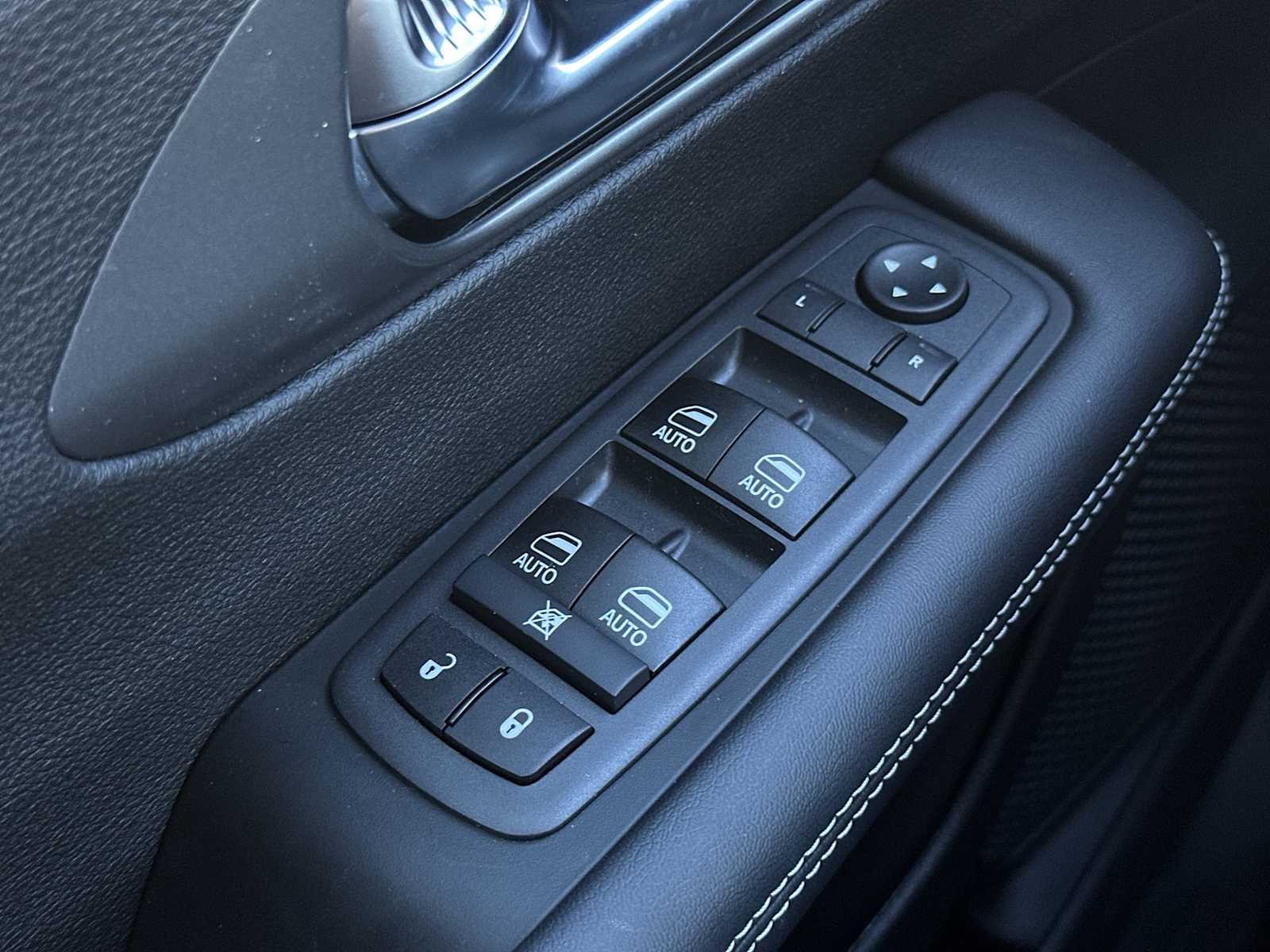 Thumbnail: 2026 Chrysler Pacifica - 15