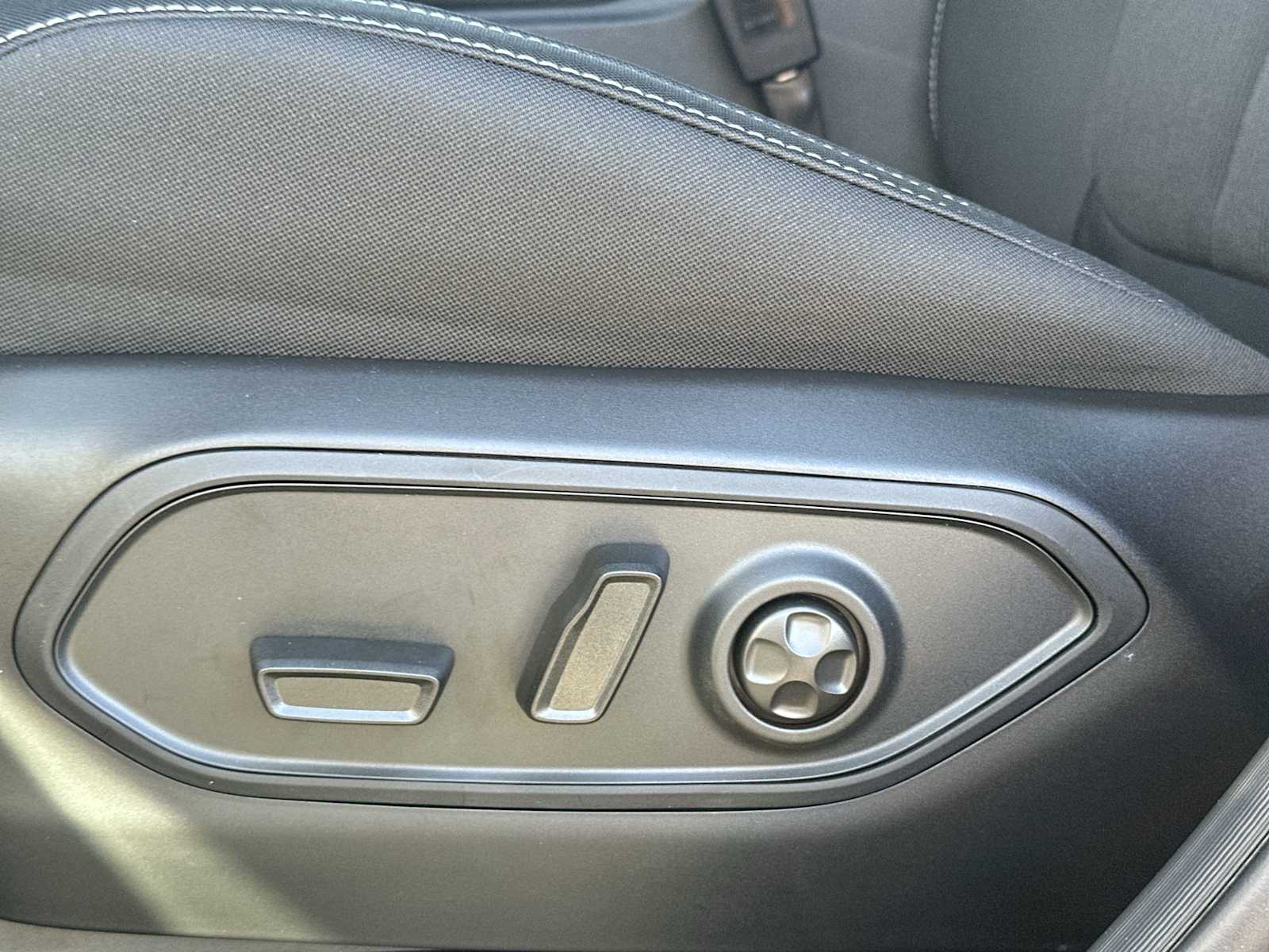 Thumbnail: 2025 Jeep Grand Cherokee - 14