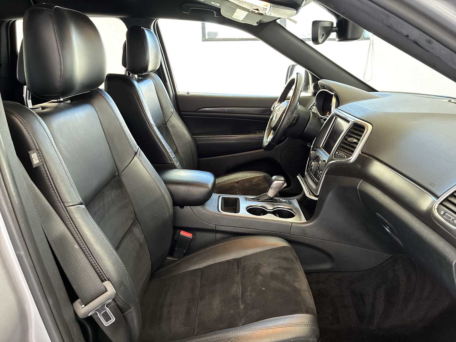 Thumbnail: 2018 Jeep Grand Cherokee - 25